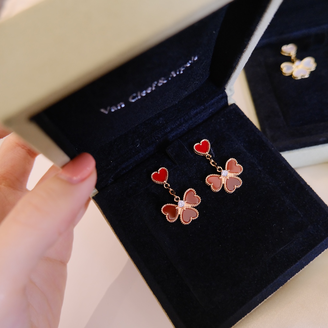 Sweet Alhambra Heart Earrings
