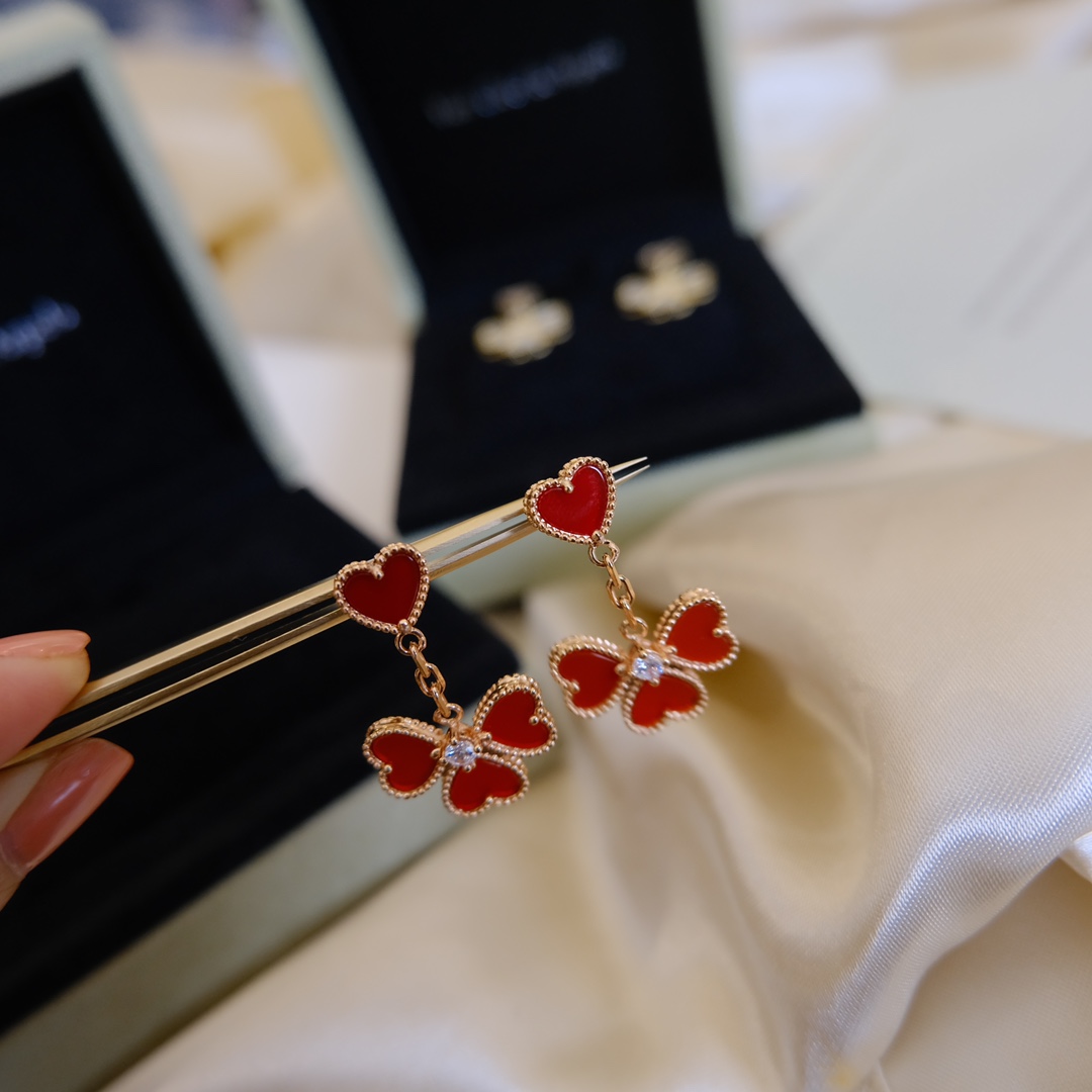 Sweet Alhambra Heart Earrings