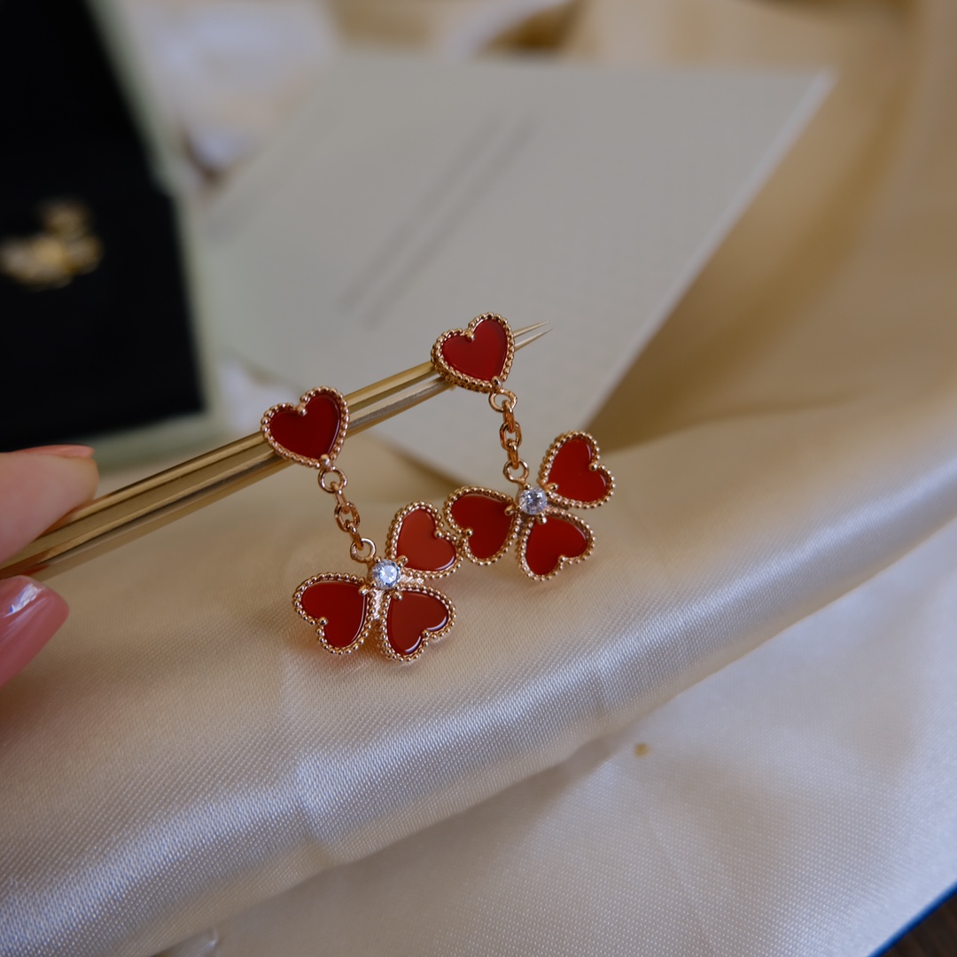 Sweet Alhambra Heart Earrings