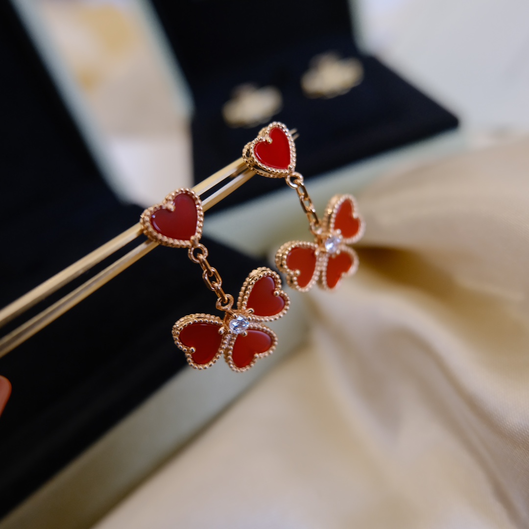Sweet Alhambra Heart Earrings