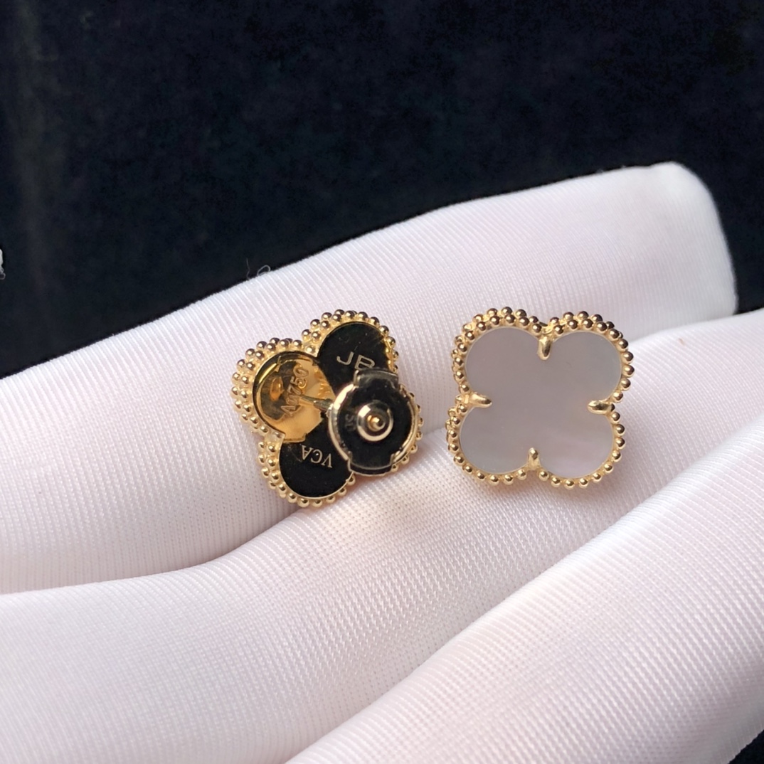 Sweet Alhambra Mother-of-Pearl Earrings
