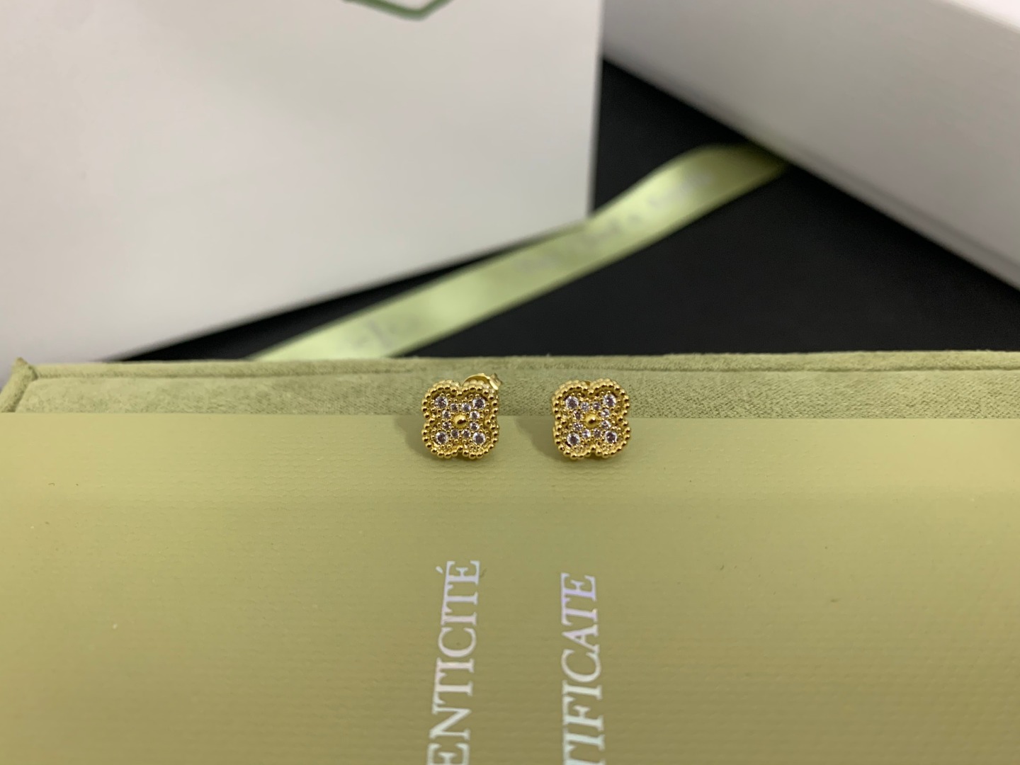Sweet Alhambra Earrings with Full Diamonds