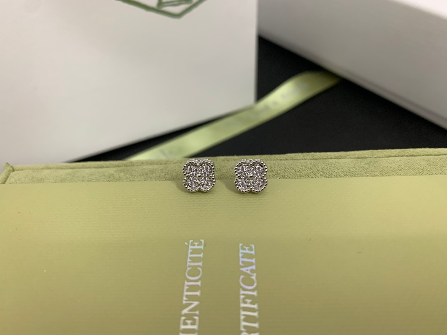 Sweet Alhambra Earrings with Full Diamonds