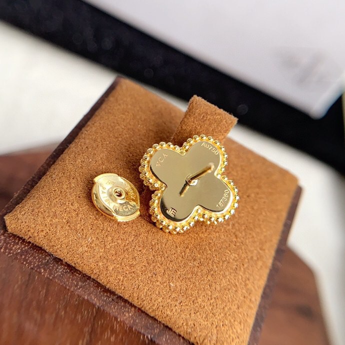 Sweet Alhambra Onyx Earrings