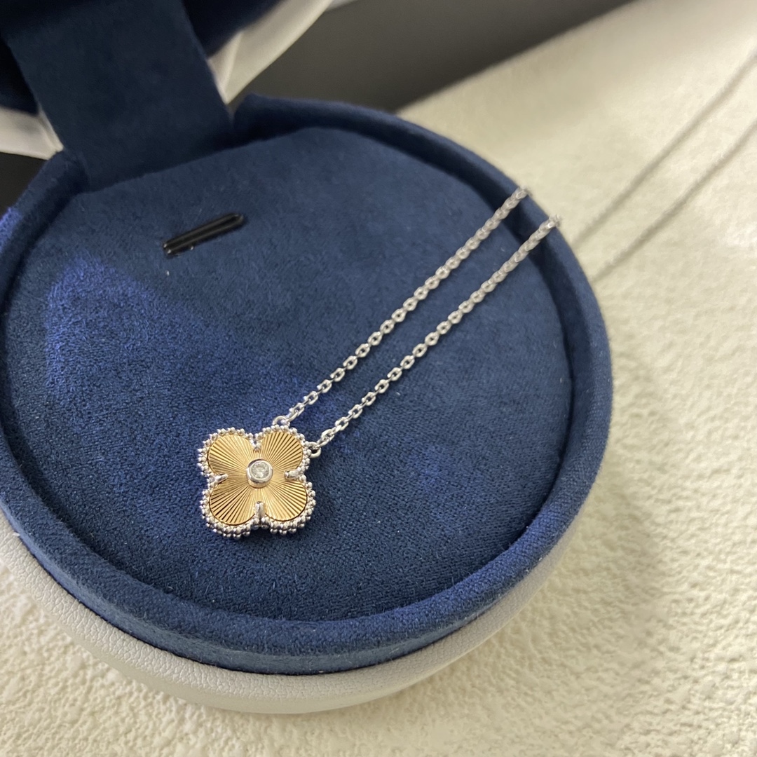 Holiday Alhambra Pendant 2024 in Guilloche Necklace