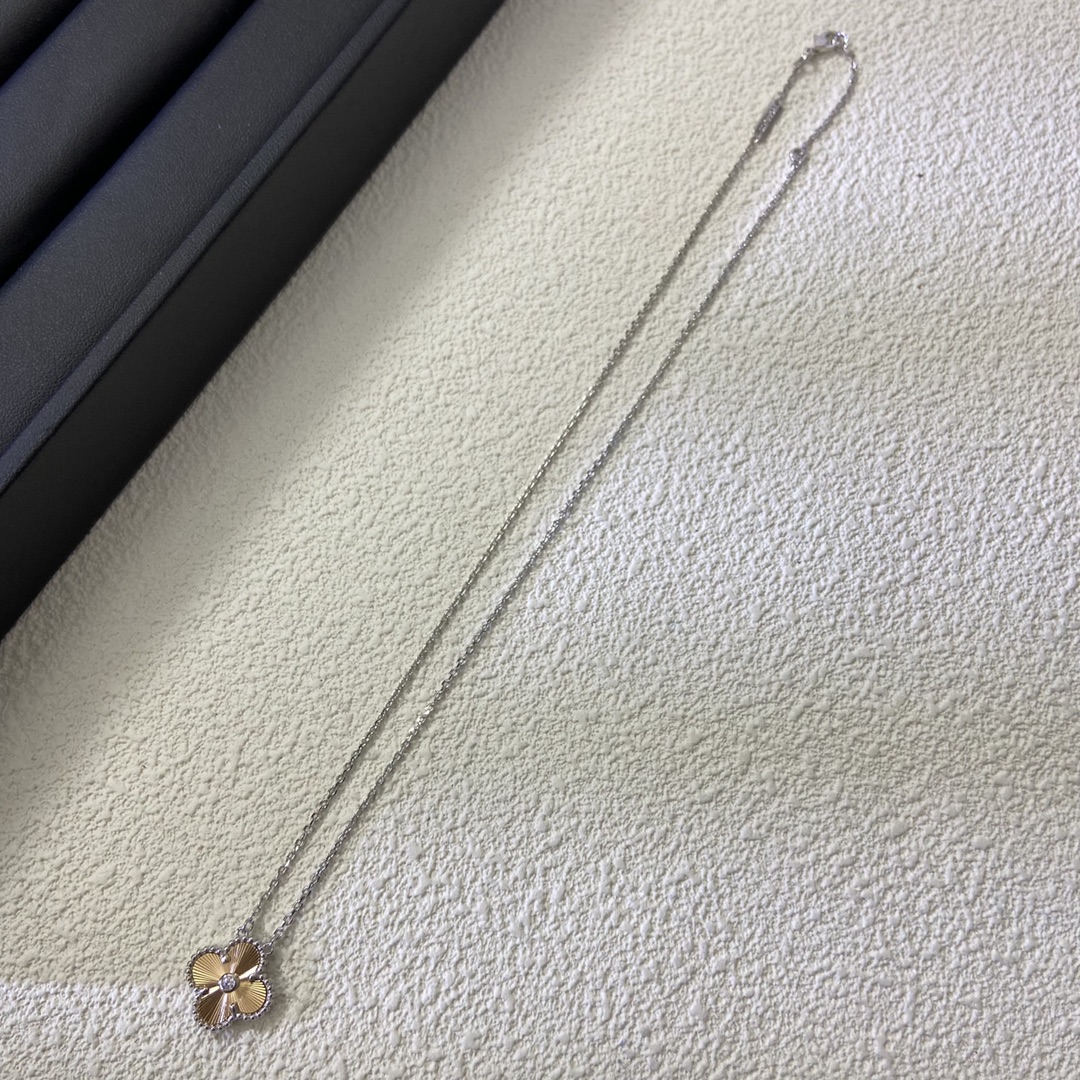 Holiday Alhambra Pendant 2024 in Guilloche Necklace