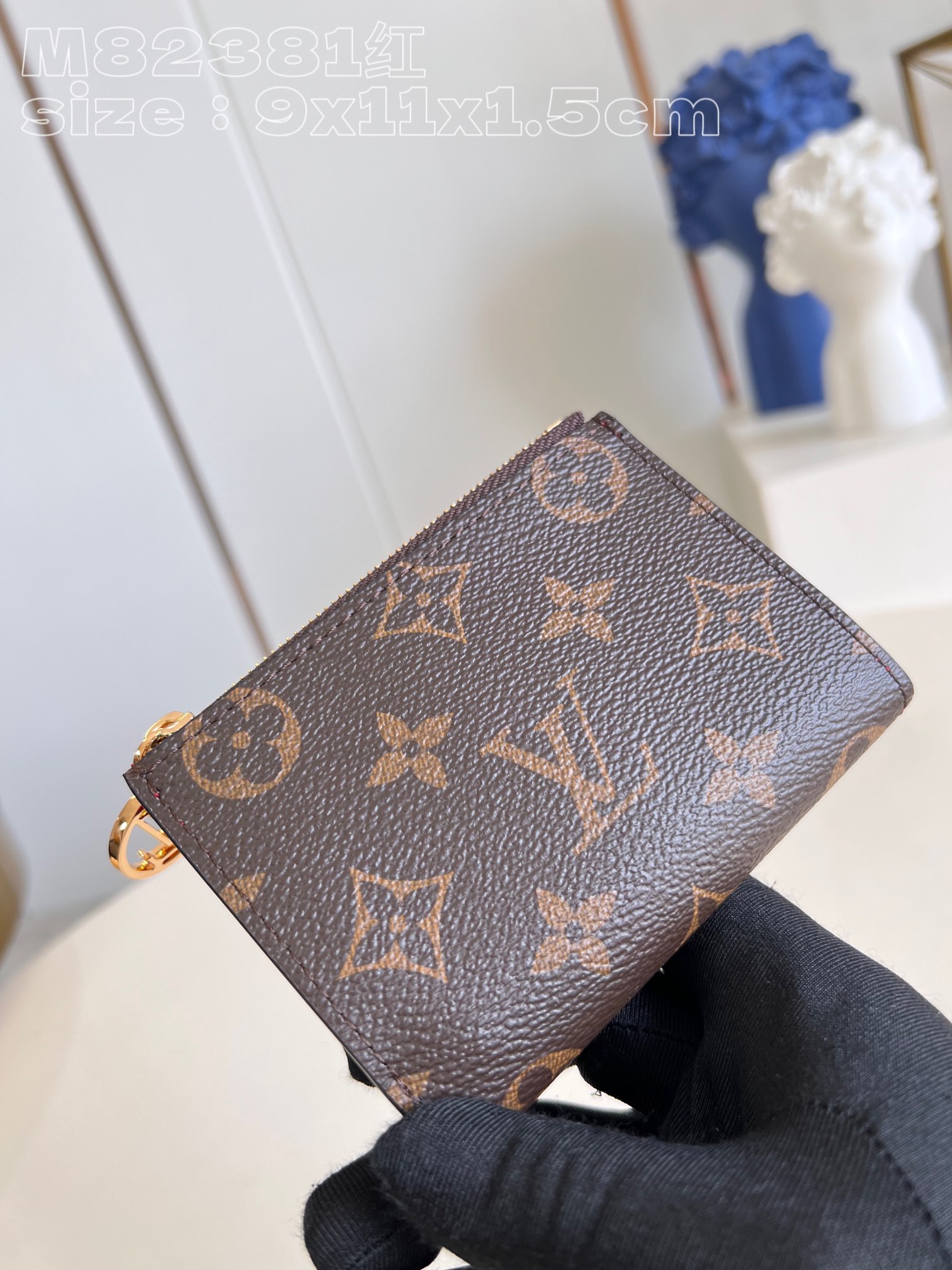 Louis Vuitton M82381 Red Portefeuille Lisa is made of Monogram canvas and lined with colored