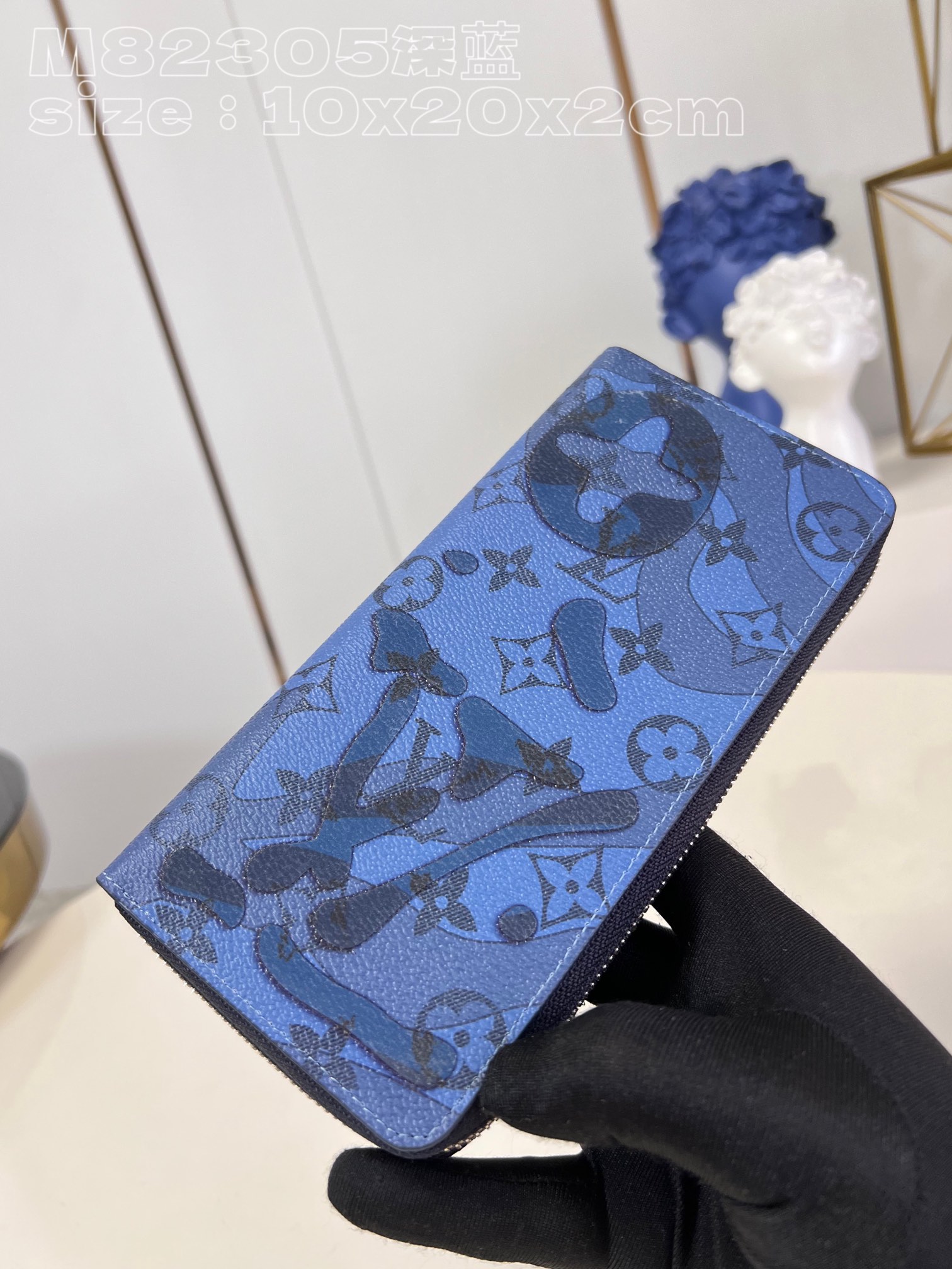 Louis Vuitton M82305 Navy Zippy Vertical wallet in Monogram Aquagarden canvas