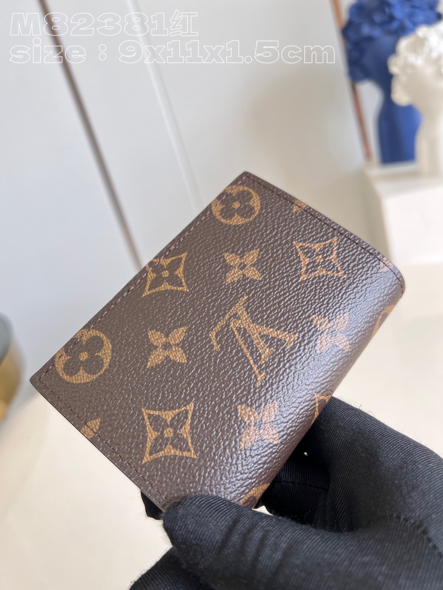 Louis Vuitton M82381 Red Portefeuille Lisa is made of Monogram canvas and lined with colored