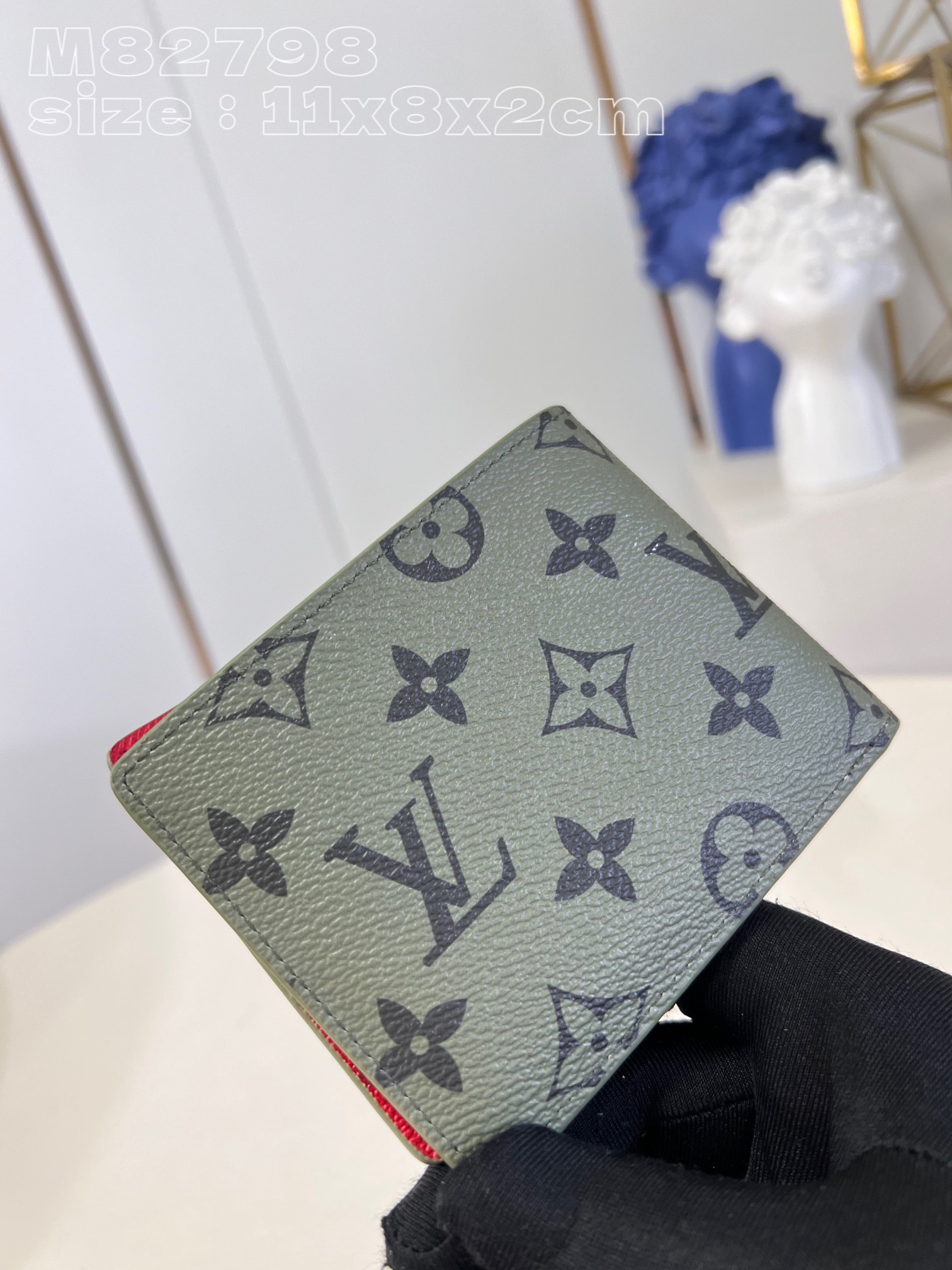 Louis Vuitton M82798 Green Slender wallet in Monogram canvas with iconic Monogram lining