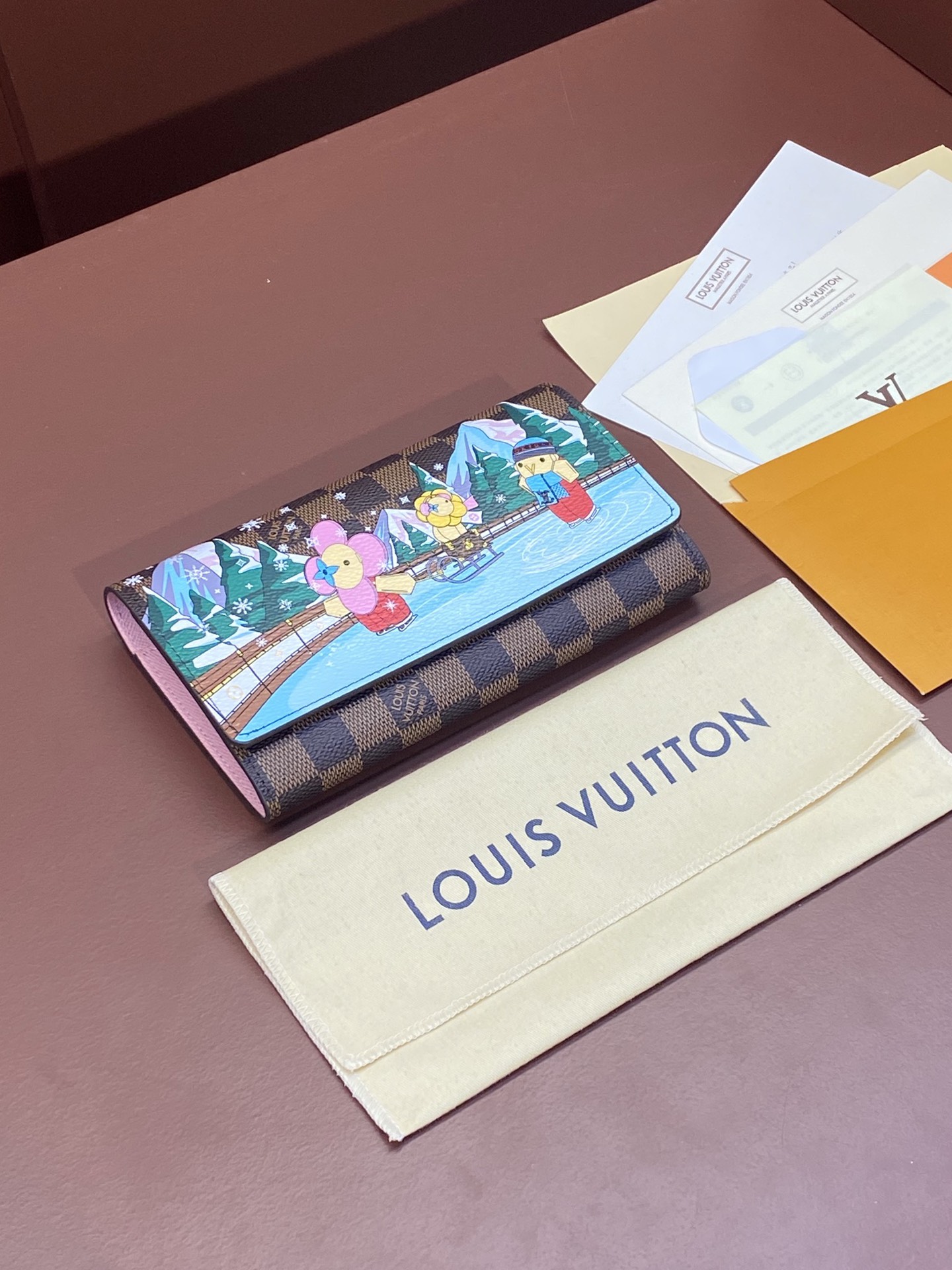 Louis Vuitton 2023!Christmas Model N63551 Snow Mountain!SARAH Money Clip This special Christmas