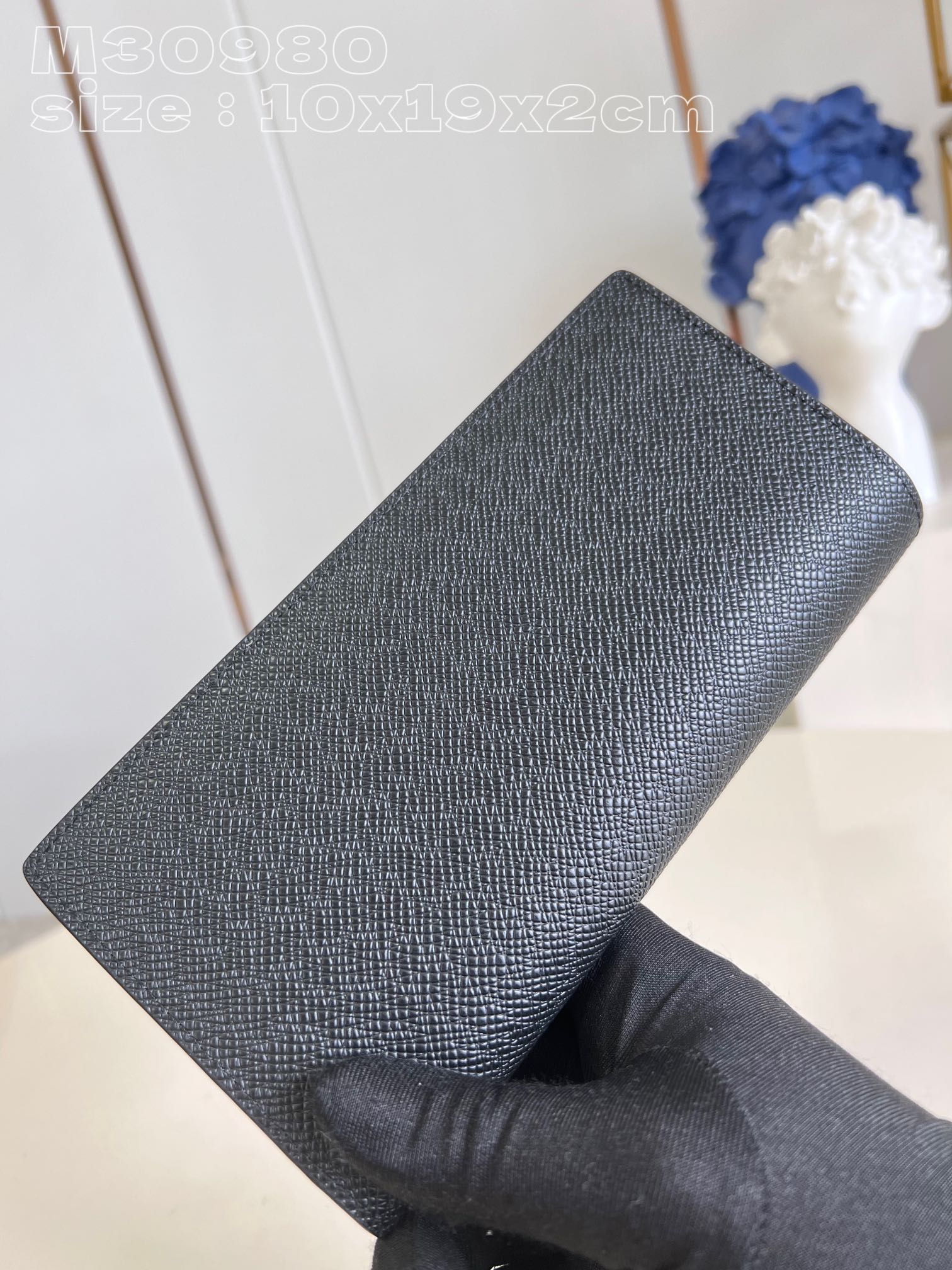 The Brazza wallet in Louis Vuitton M30980 has the rich texture of Taga leather and the traditional