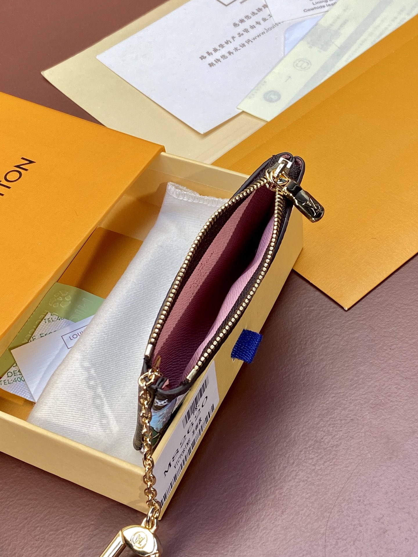 Louis Vuitton Christmas model M82620 Old Flower! Reminiscent of a sunny beach day