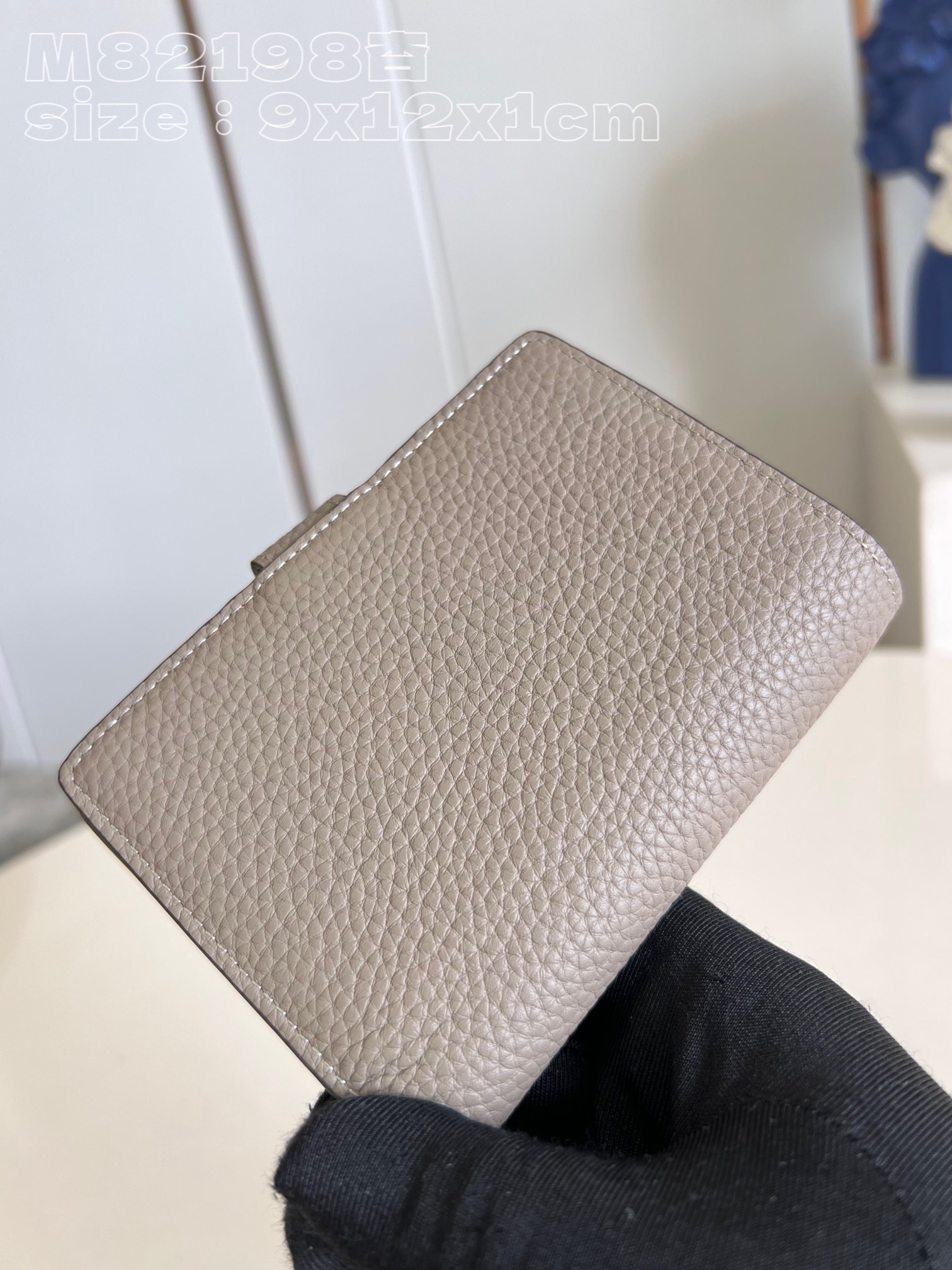Louis Vuitton M82198 Apricot LV small straight bag in grained Taurillon leather