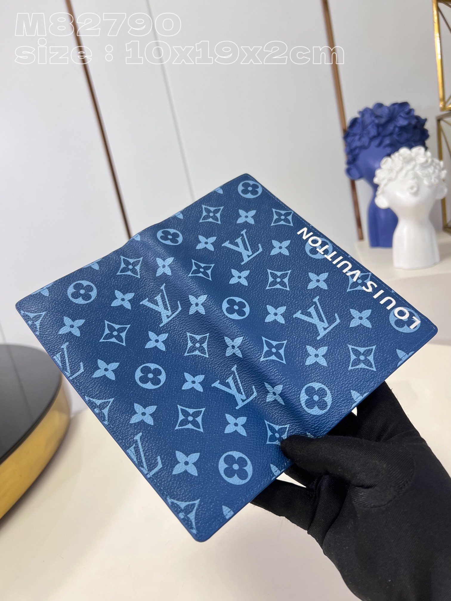 Louis Vuitton M82790 Blue Brazza wallet in Monogram-coated canvas with a color-blocked interior