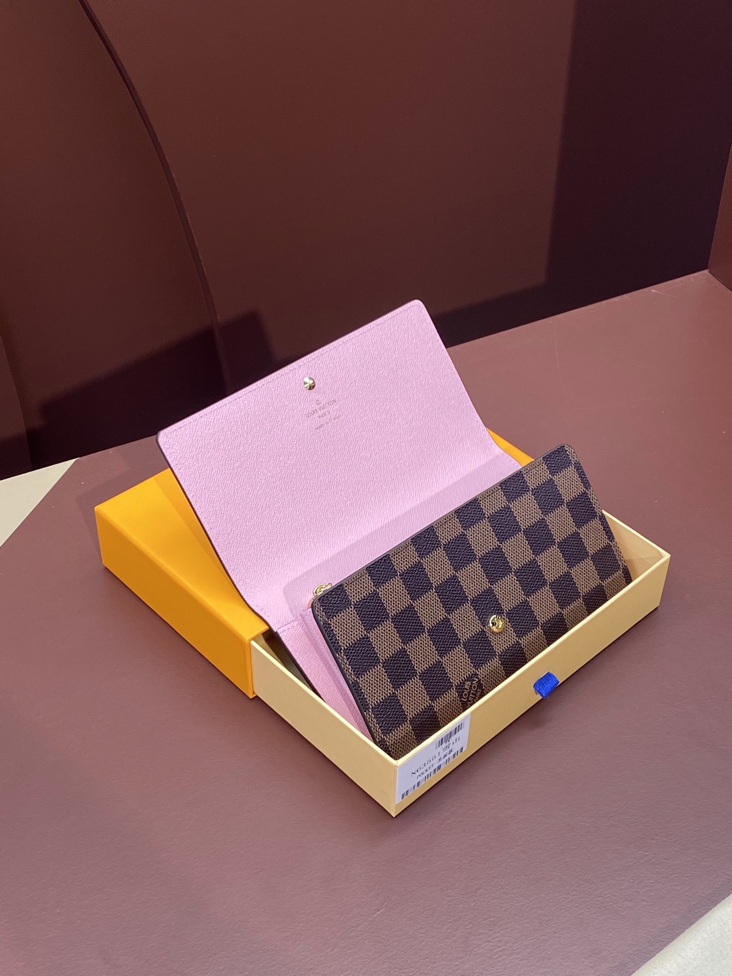 Louis Vuitton 2023!Christmas Model N63551 Snow Mountain!SARAH Money Clip This special Christmas