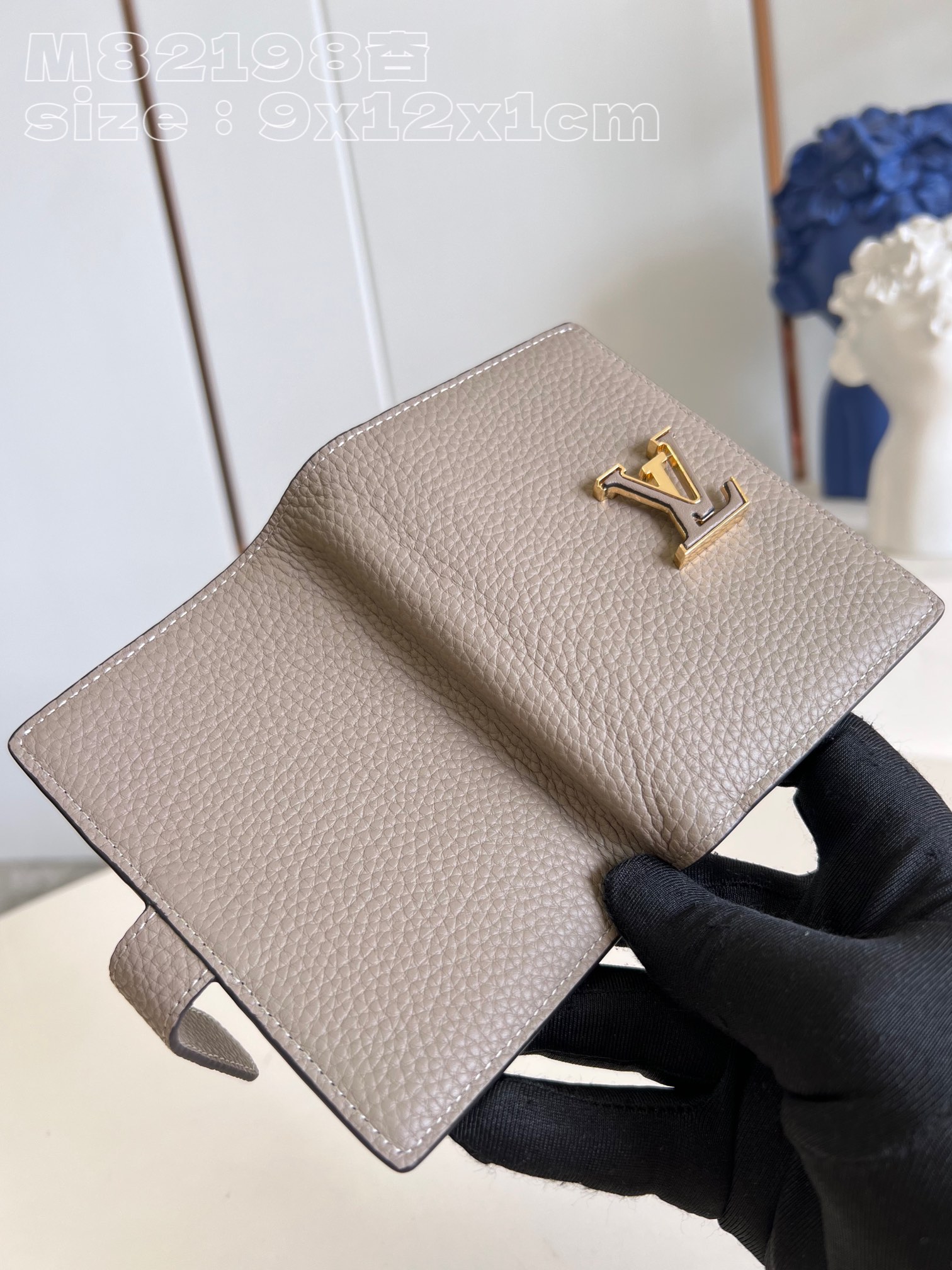 Louis Vuitton M82198 Apricot LV small straight bag in grained Taurillon leather