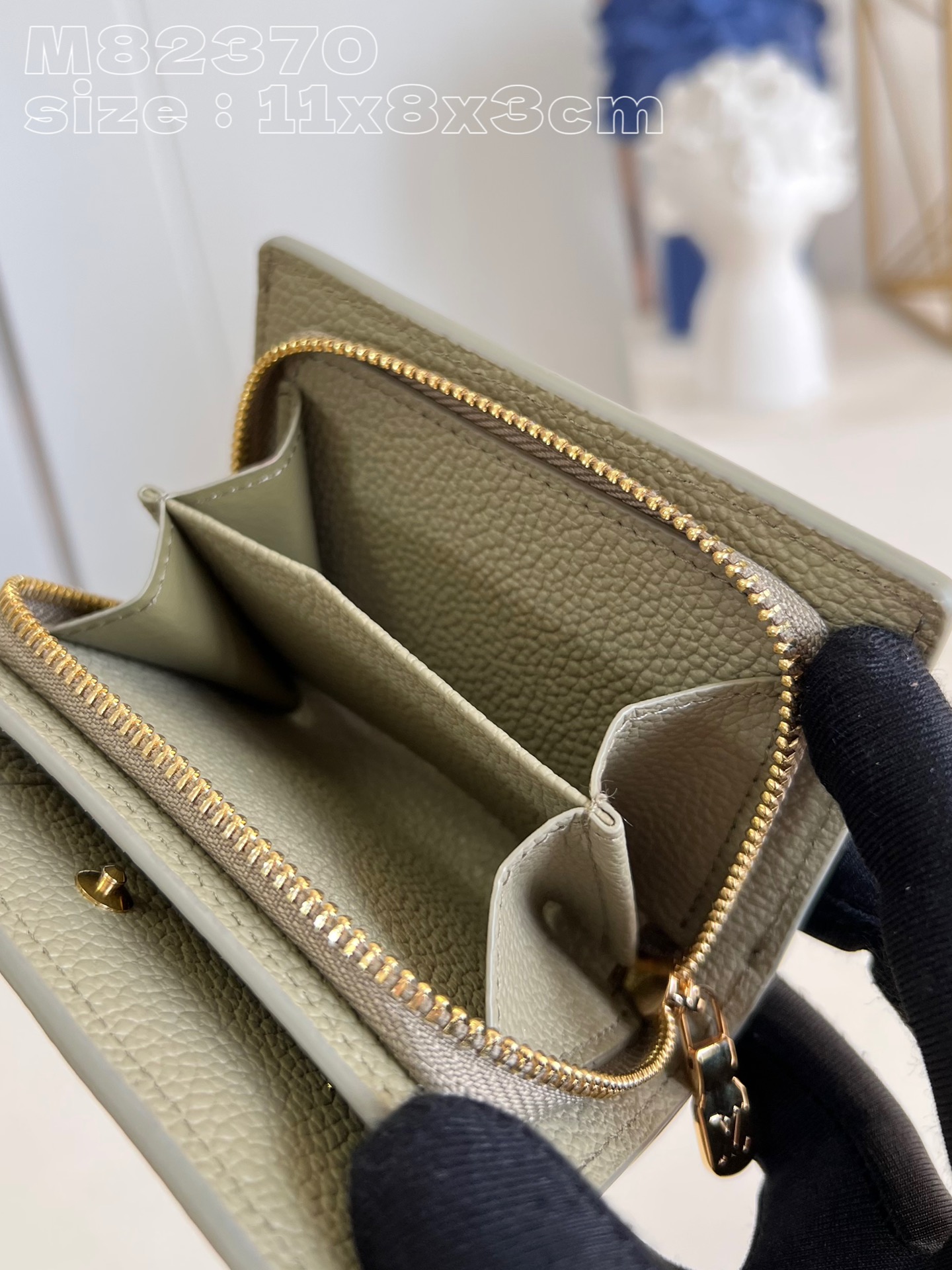 Louis Vuitton M82370 Green Cléa bag in Monogram Empreinte soft-grain cowhide