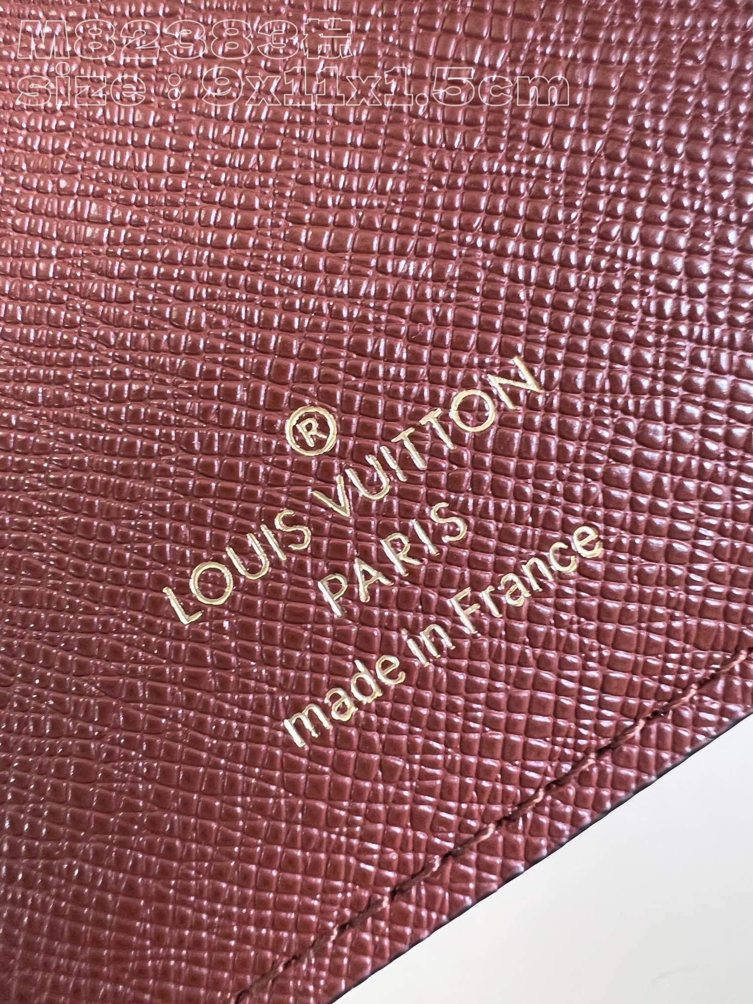 Louis Vuitton M82415 Brown Portefeuille Lisa is made of Monogram canvas and lined with colored