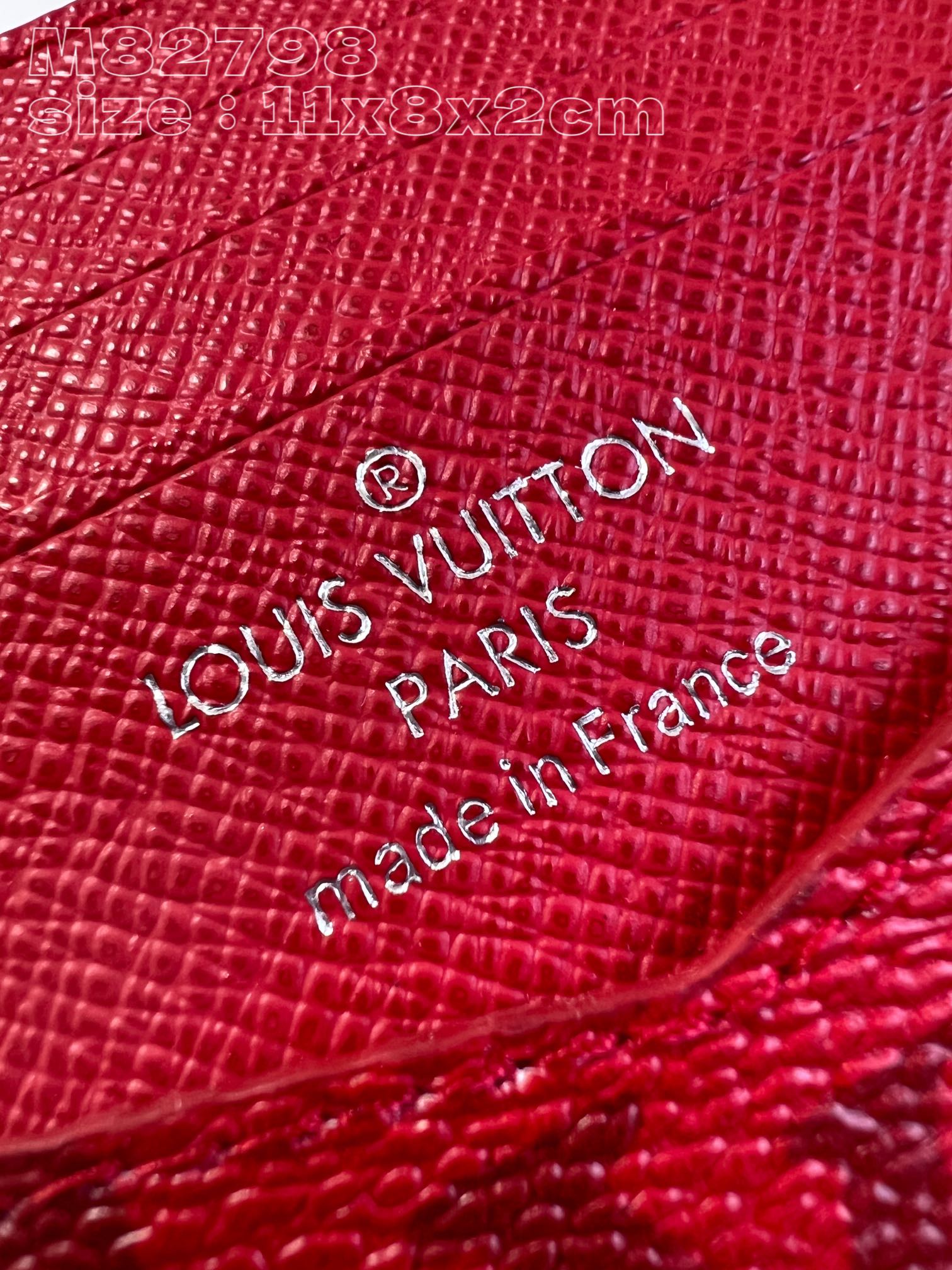 Louis Vuitton M82798 Green Slender wallet in Monogram canvas with iconic Monogram lining
