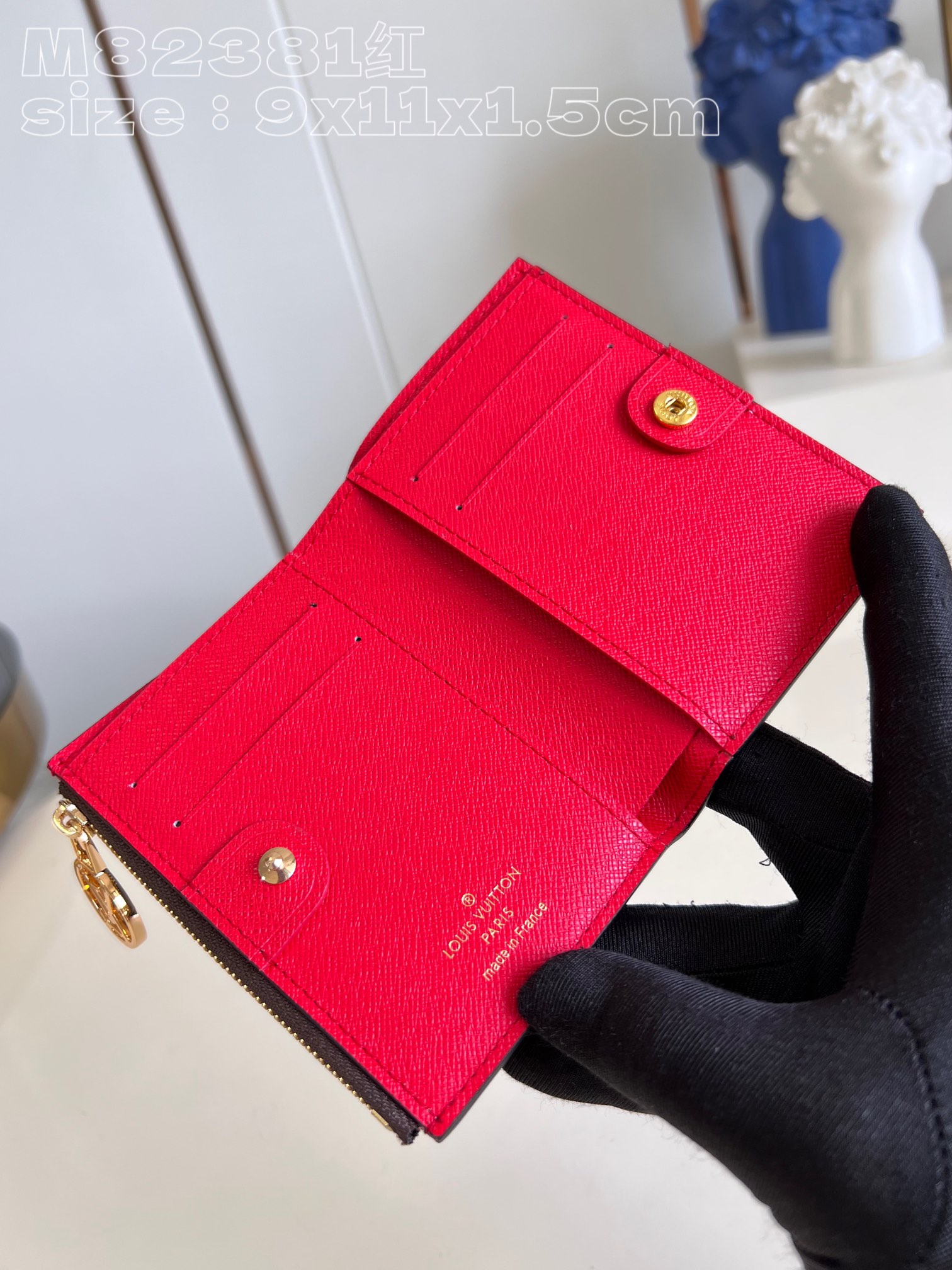 Louis Vuitton M82381 Red Portefeuille Lisa is made of Monogram canvas and lined with colored