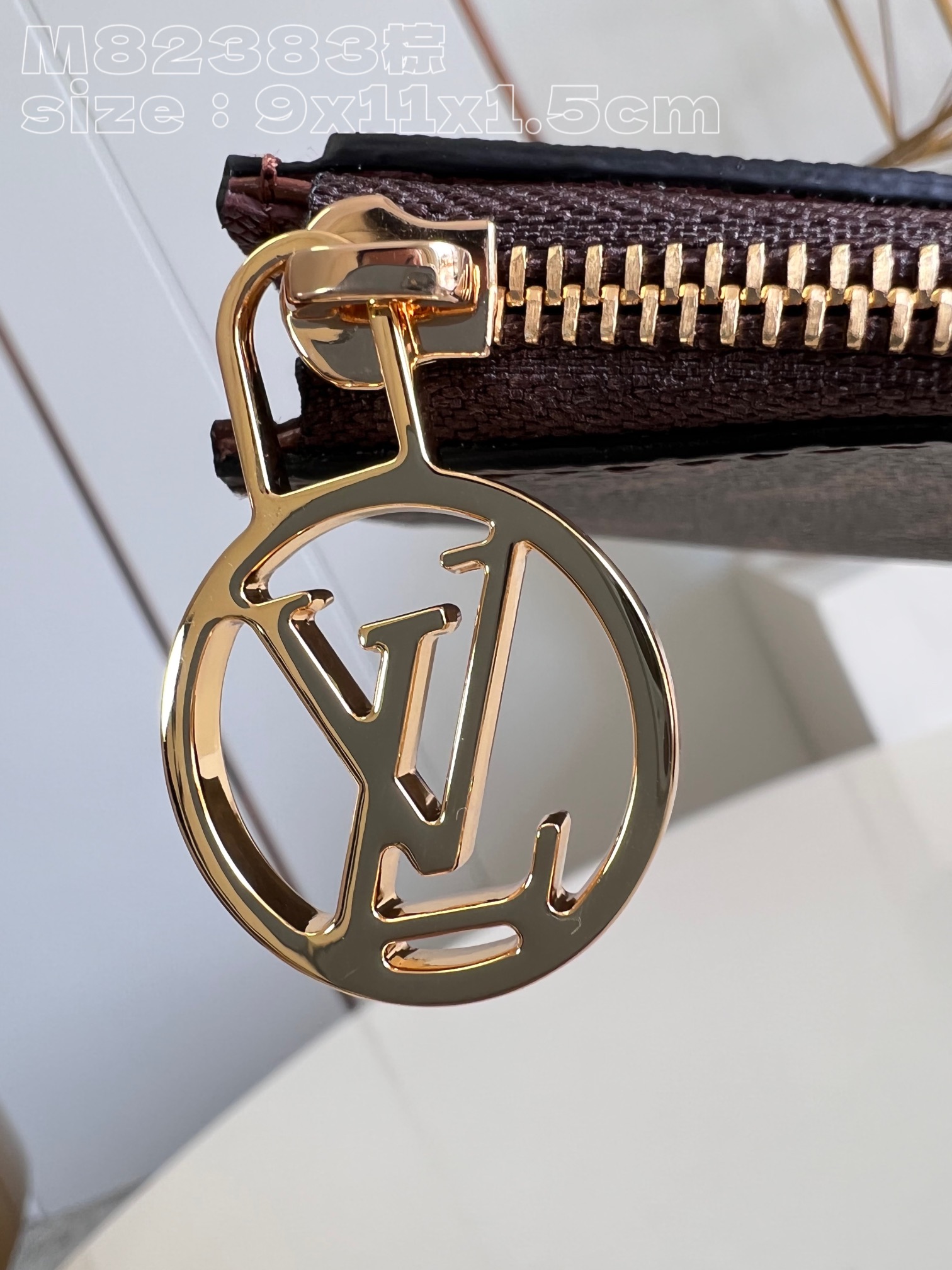Louis Vuitton M82415 Brown Portefeuille Lisa is made of Monogram canvas and lined with colored