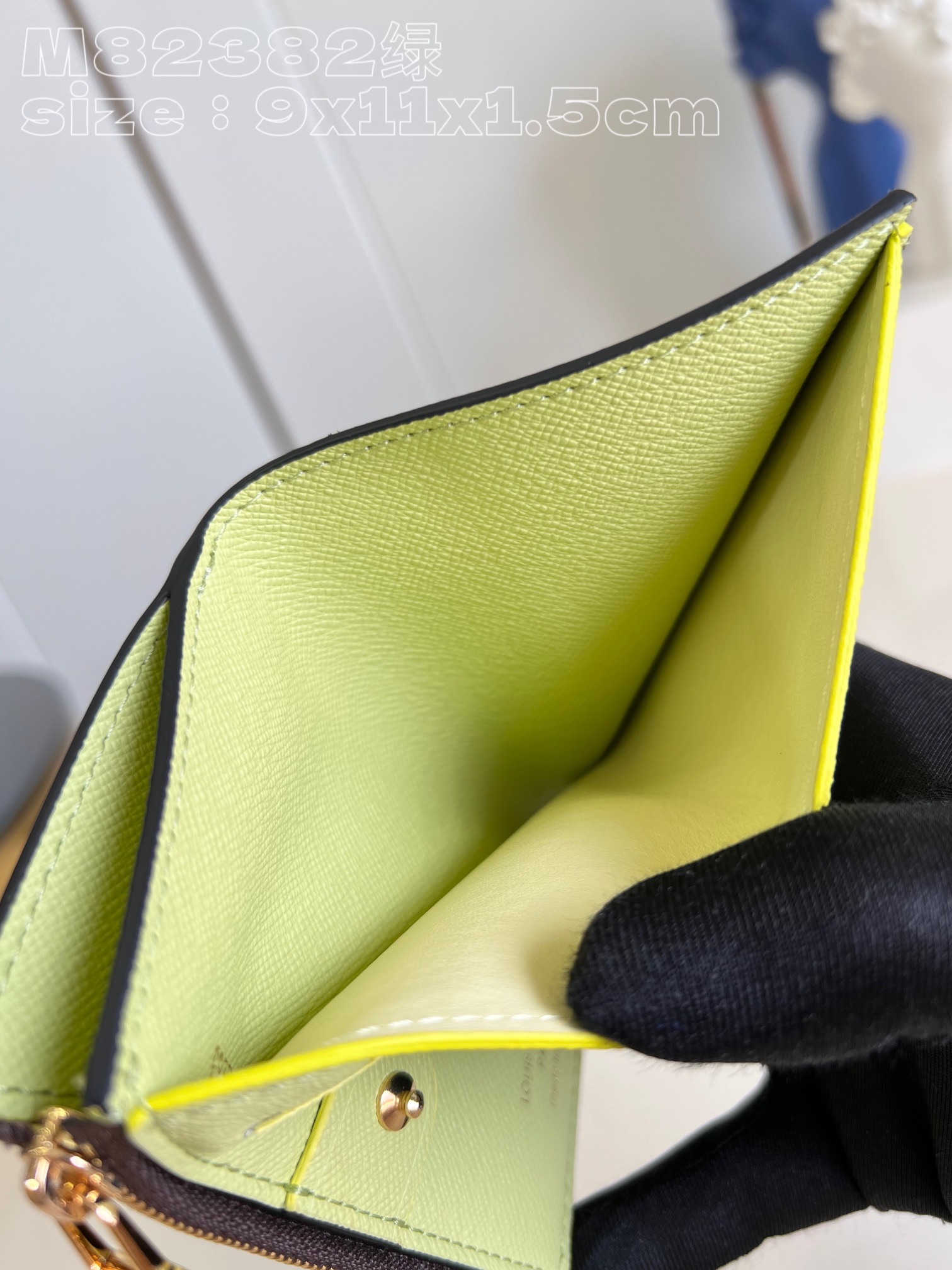 Louis Vuitton M82382 Green Portefeuille Lisa is made of Monogram canvas and lined