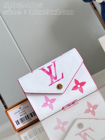 M82406 This season’s Victorine bag from the Resort collection is reinterpreted in canvas