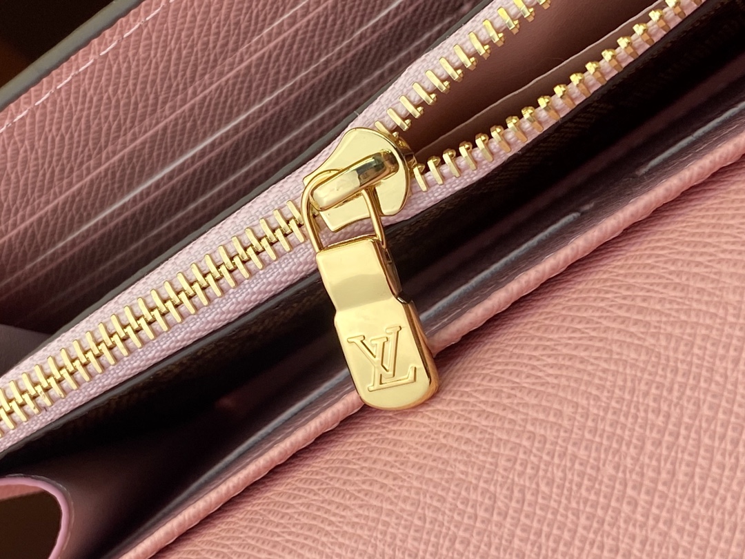 Louis Vuitton 2023!Christmas Model N63551 Snow Mountain!SARAH Money Clip This special Christmas