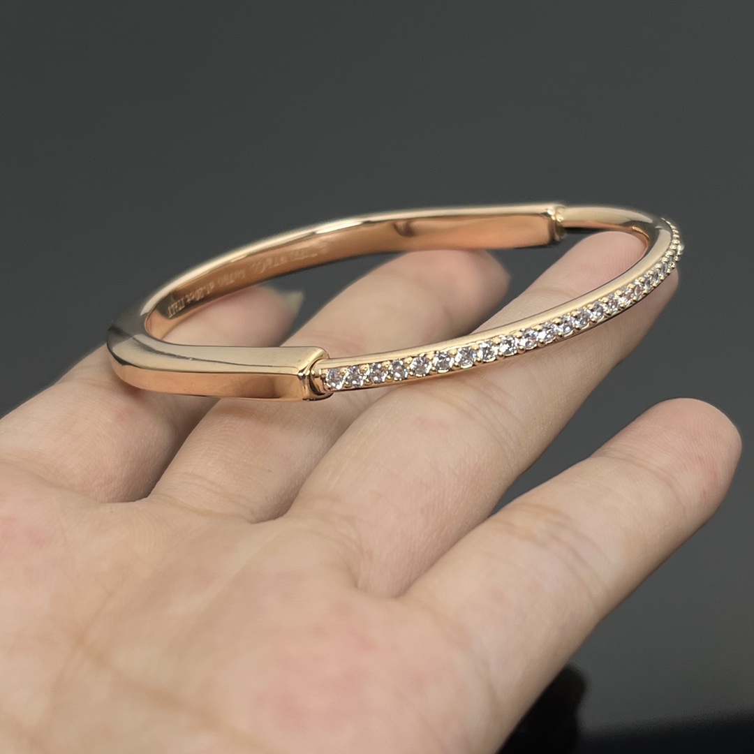 Lock Bracelet with Half Diamonds