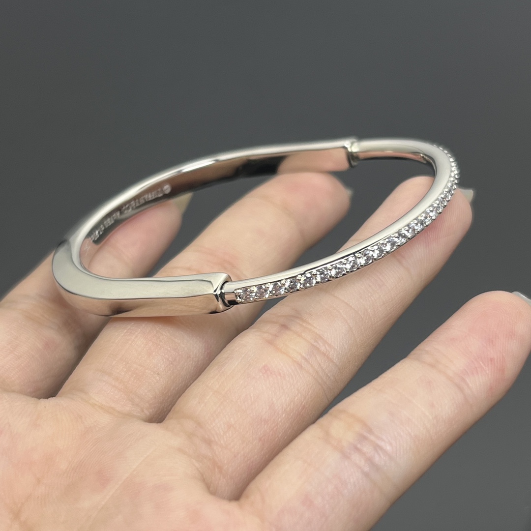 Lock Bracelet with Half Diamonds
