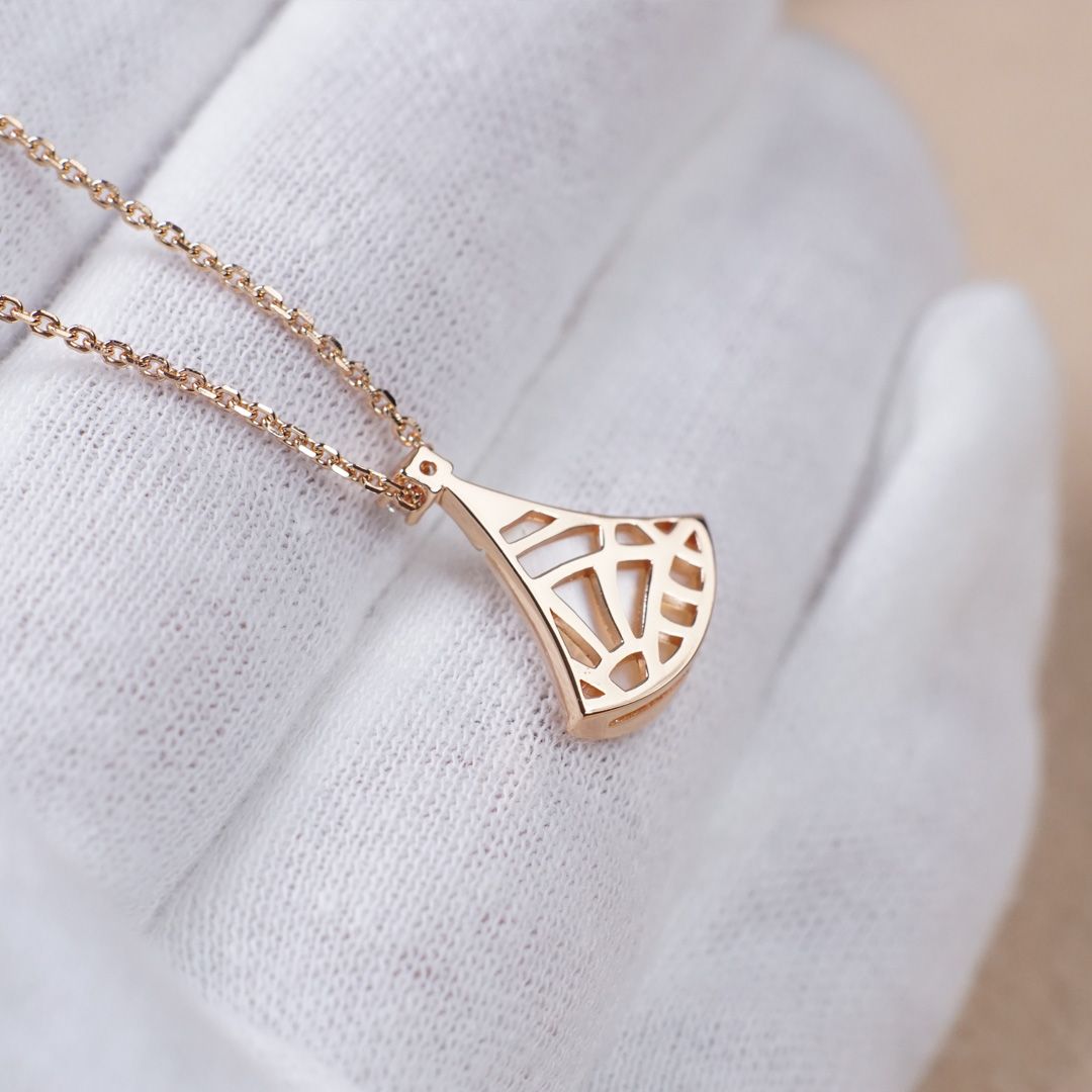 Fan Necklace with Diamonds