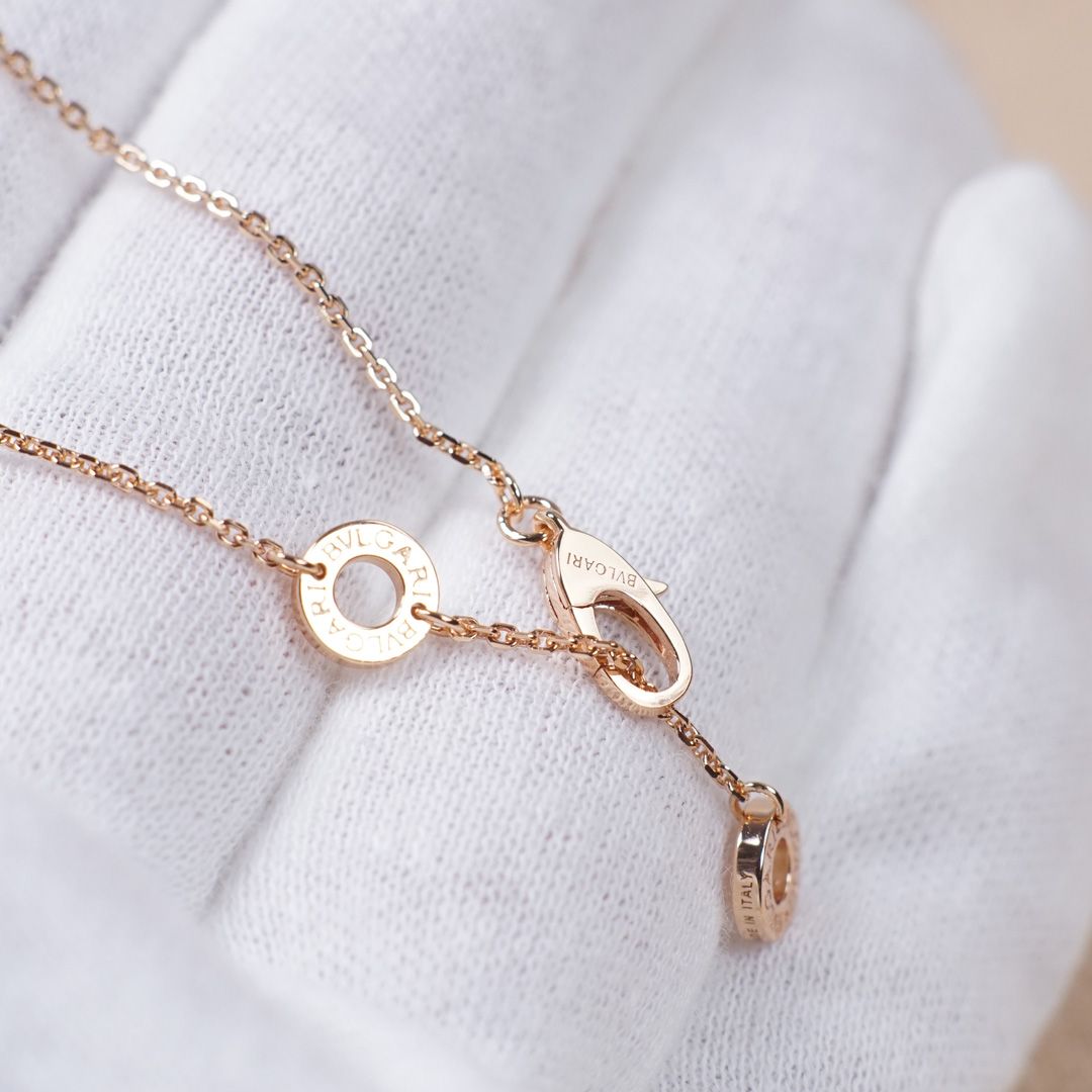 Fan Necklace with Diamonds