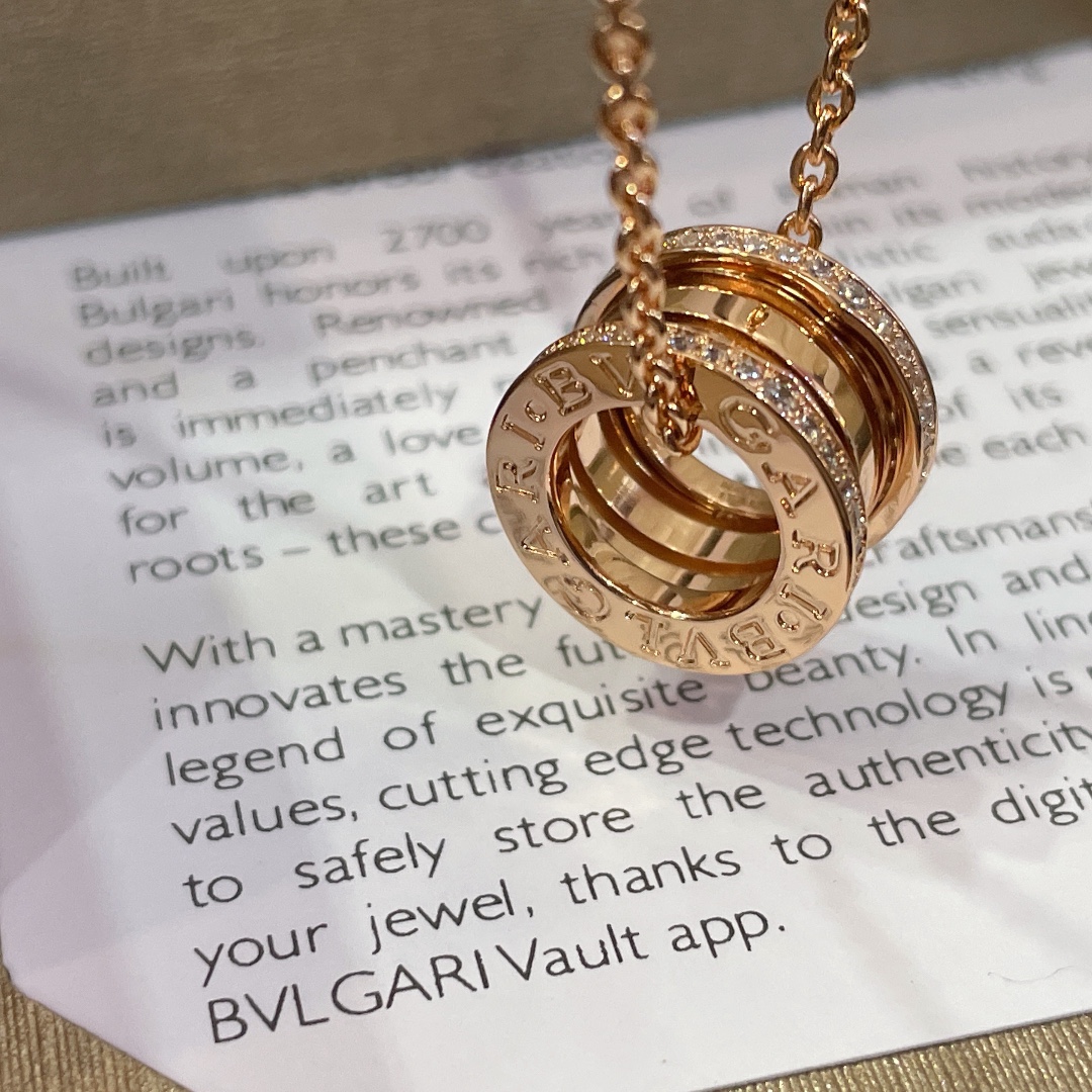 Spring Pendant Necklace with Diamonds