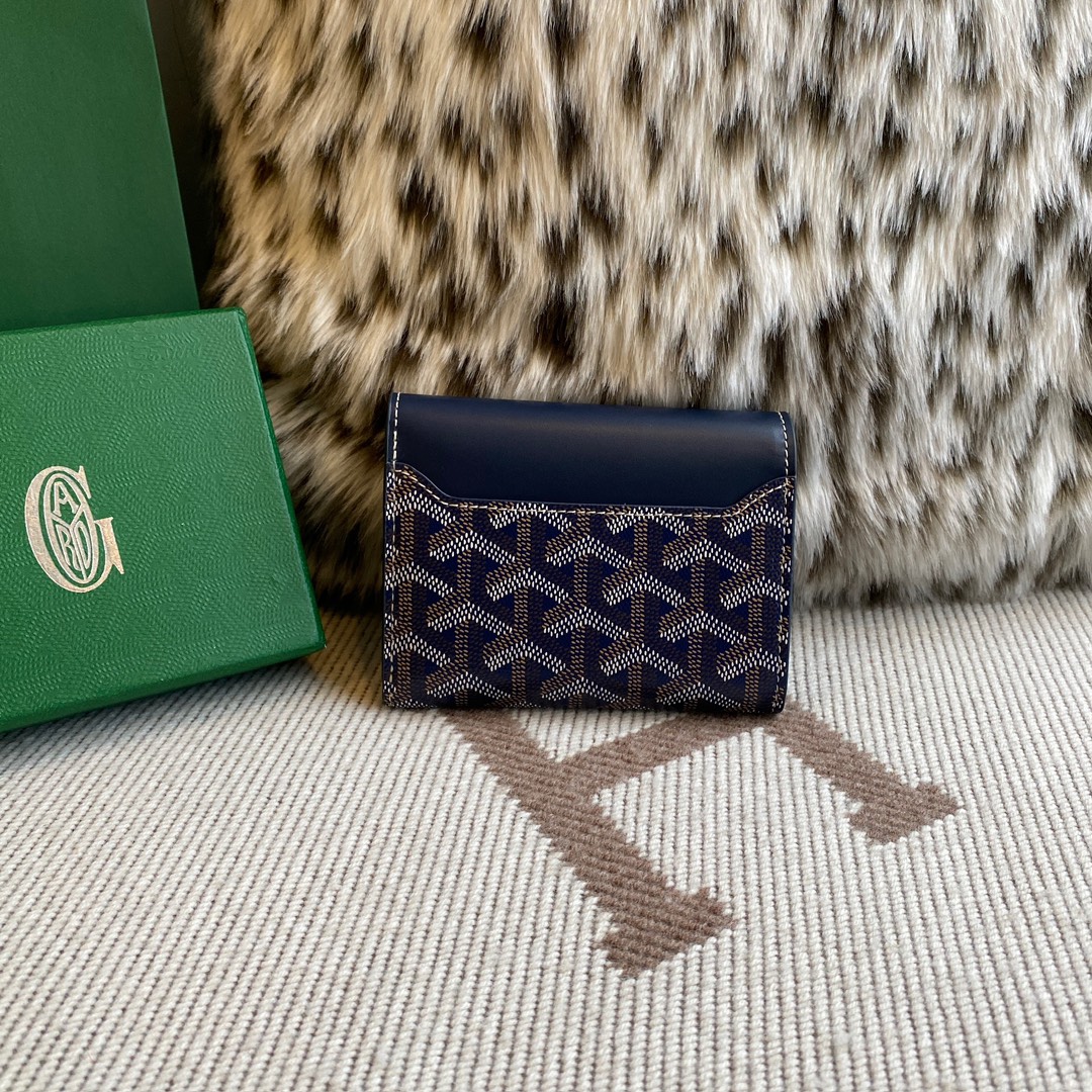 Navy goyard Saint-Gabriel wallet lightweight and compact