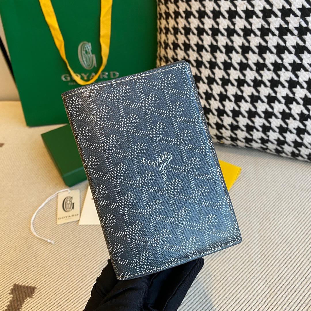 Grey goyard Grenelle Passport Cover is ideal for travelling