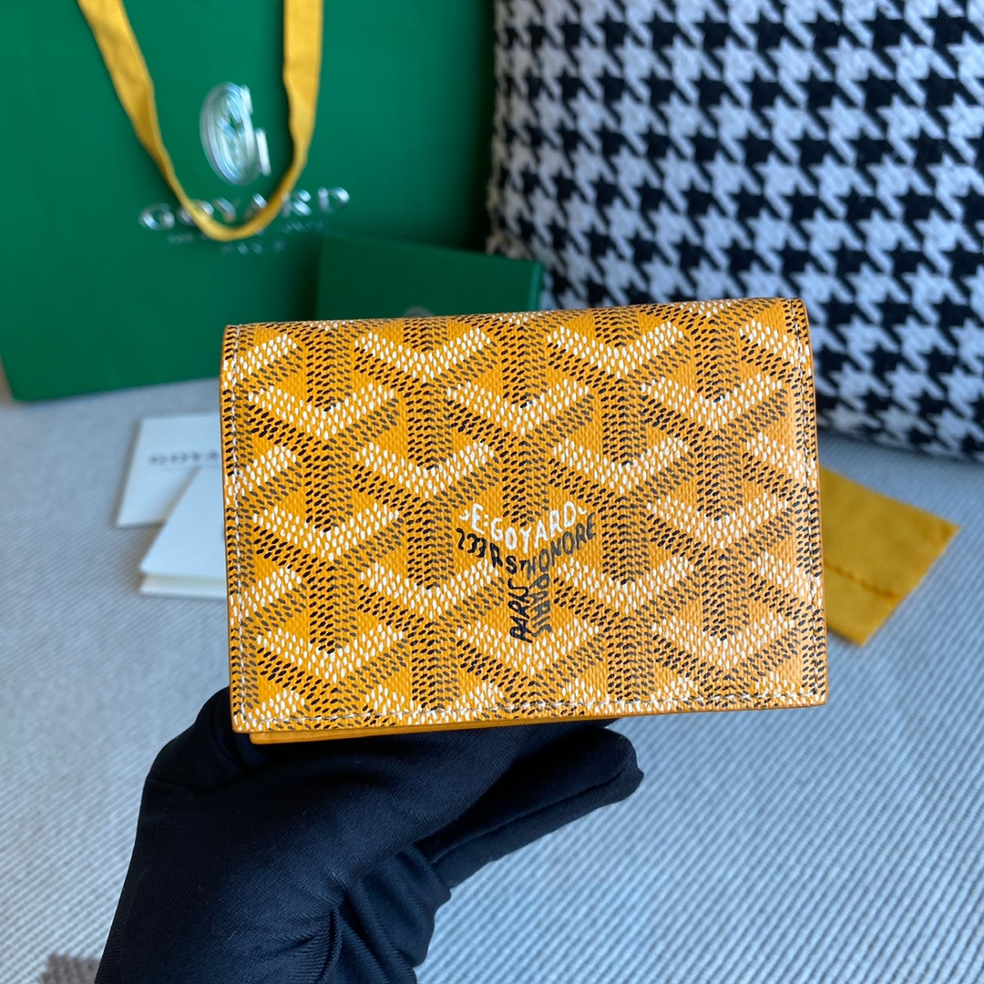 Yellow goyard Malesherbes Card Wallet ideal for business as it was designed to hold business cards