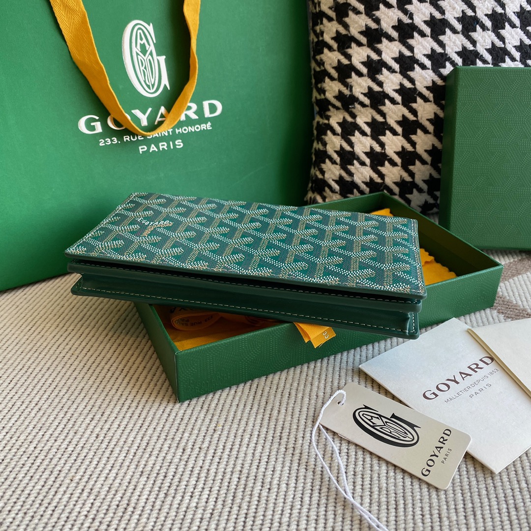 green goyard Richelieu Wallet a long wallet that fastens with a snap fastener