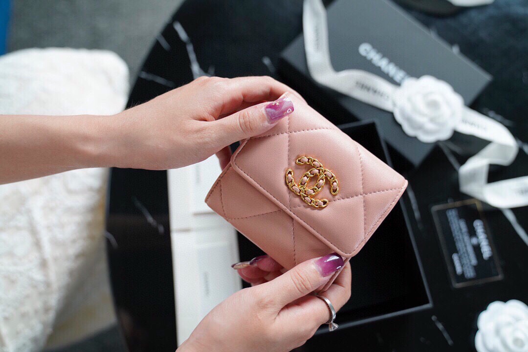 Chanel into the temptation of chanel19 short clip girl powder bad is the feeling of heart