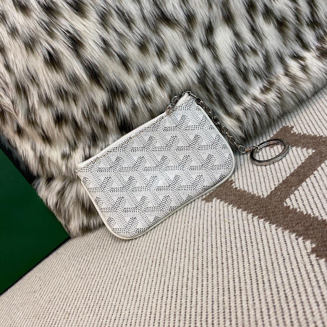 White Goyard Senat Nano Key Pouch inner D-ring and zip closing system