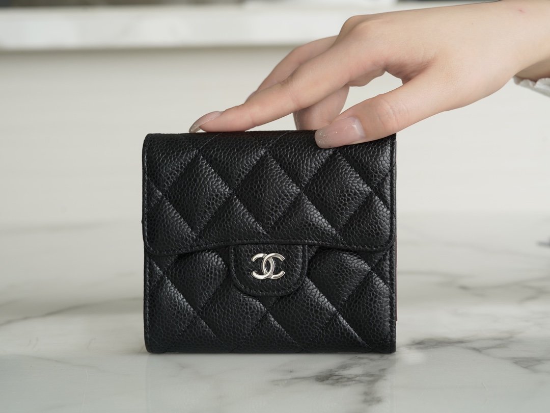 Chanel classic trifold wallet black silver The world’s top leather Haas production of caviar calfskin