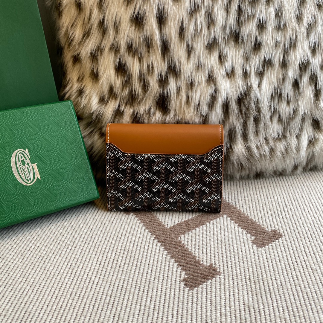 Black and tan goyard Saint-Gabriel wallet lightweight and compact