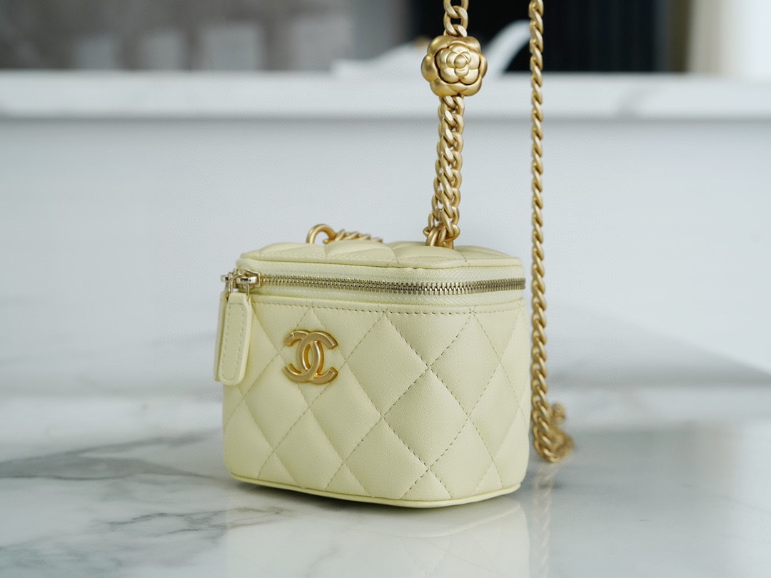 Chanel 23s spring/summer new camellia adjustable buckle small box Unsurprisingly