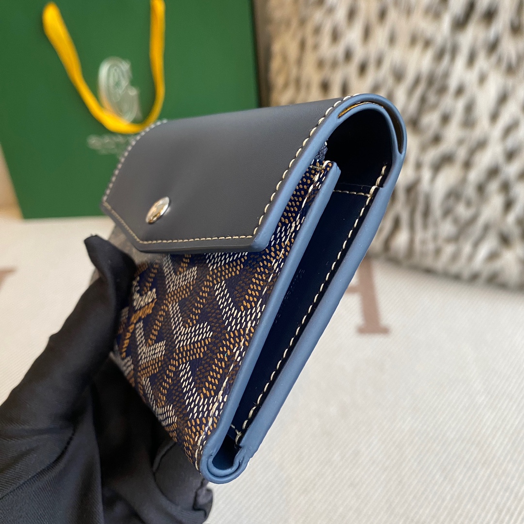 Navy goyard Saint-Gabriel wallet lightweight and compact