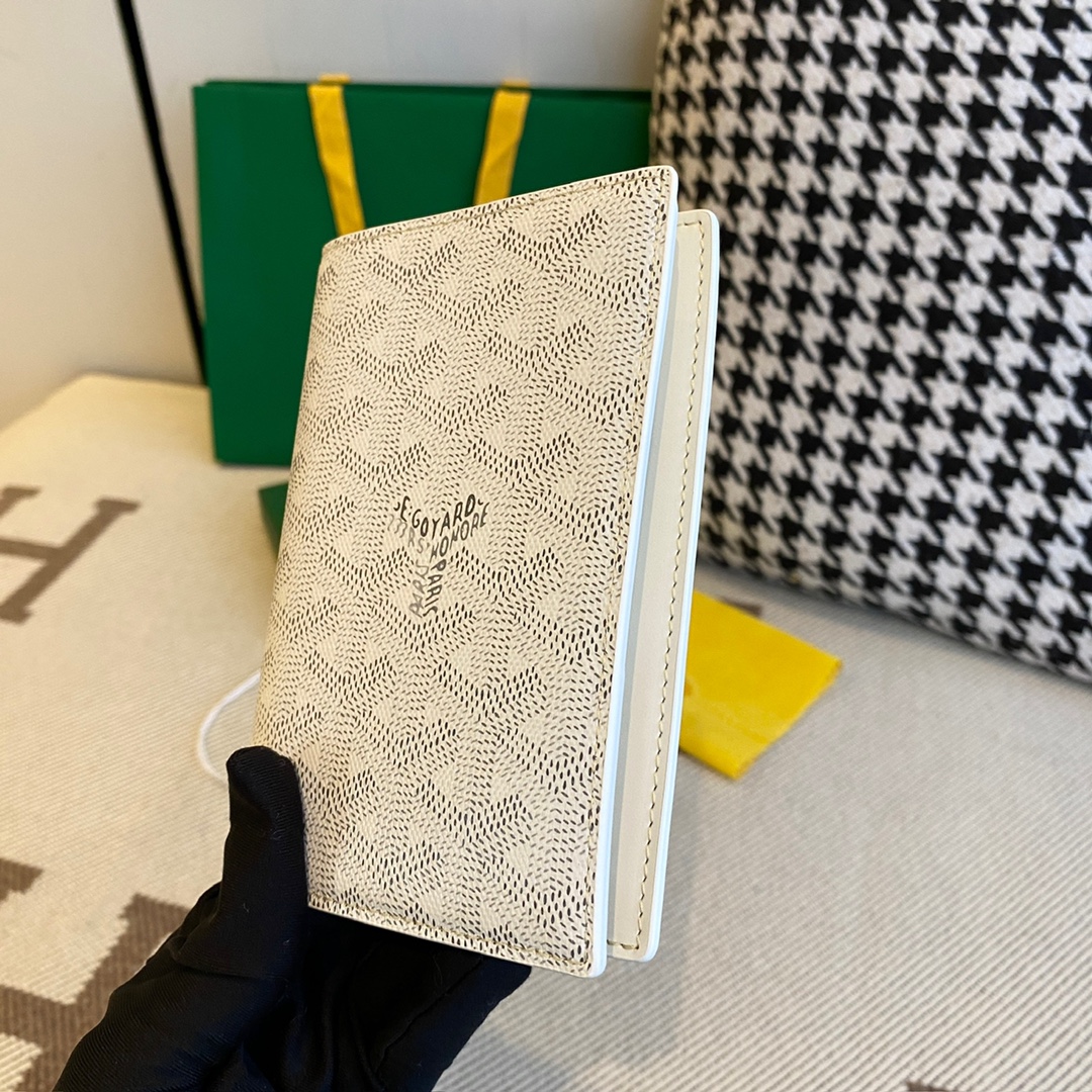 White goyard Grenelle Passport Cover is ideal for travelling