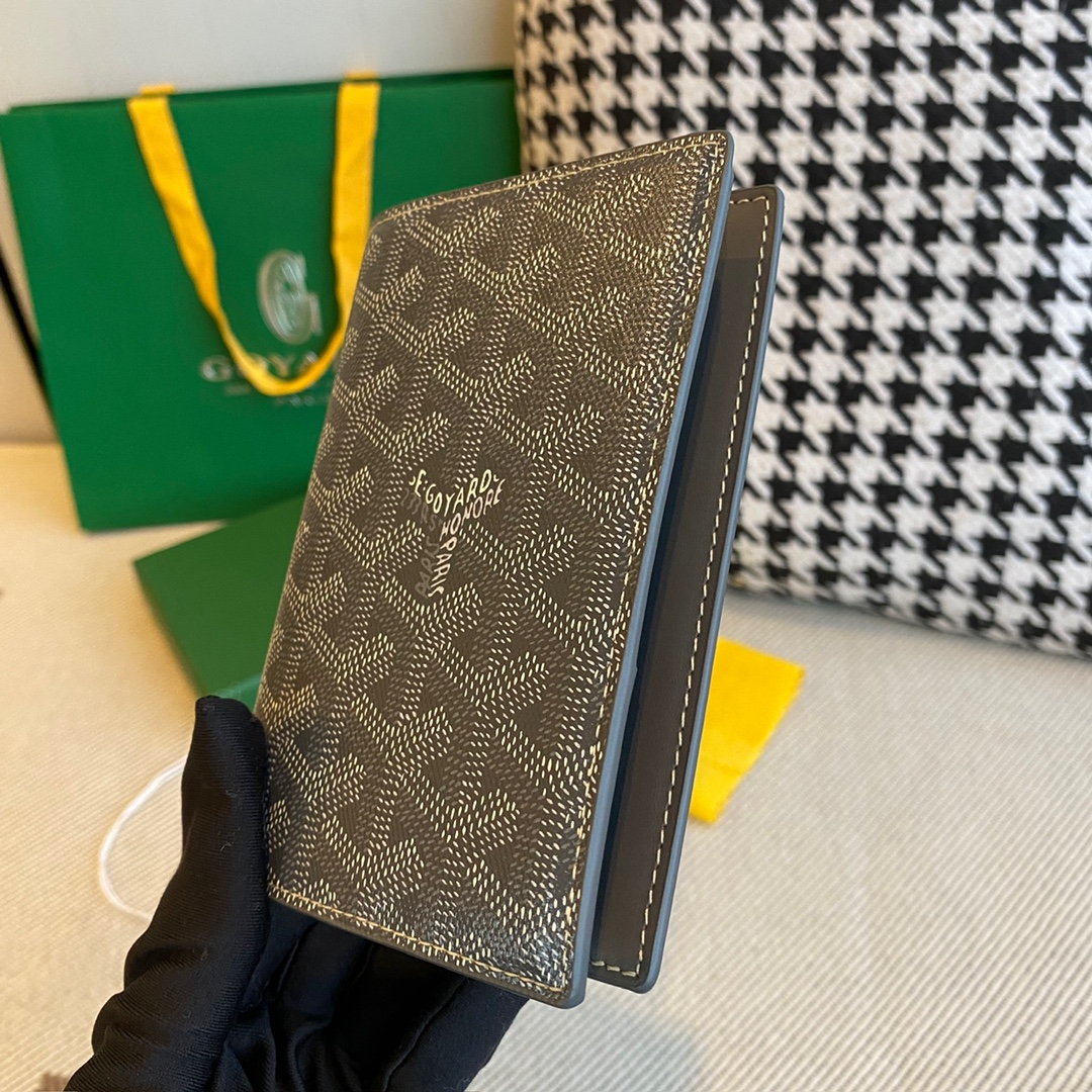Grey goyard Grenelle Passport Cover is ideal for travelling
