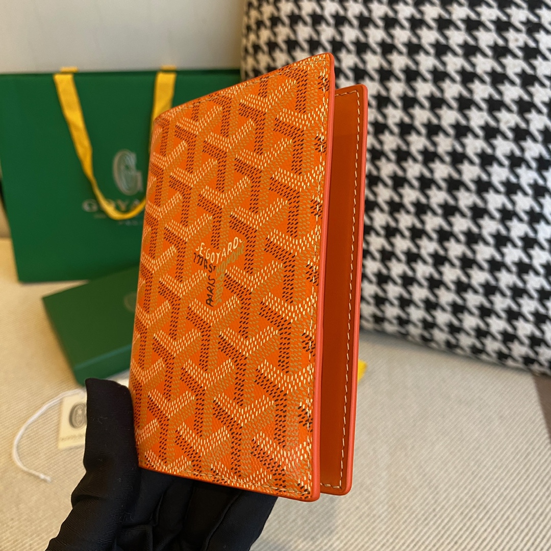 Orange goyard Grenelle Passport Cover is ideal for travelling