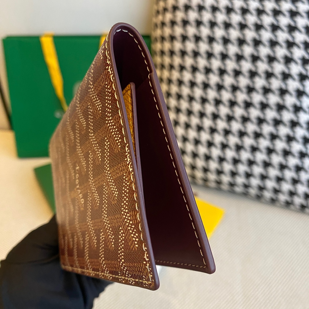 Burgundy goyard Grenelle Passport Cover is ideal for travelling