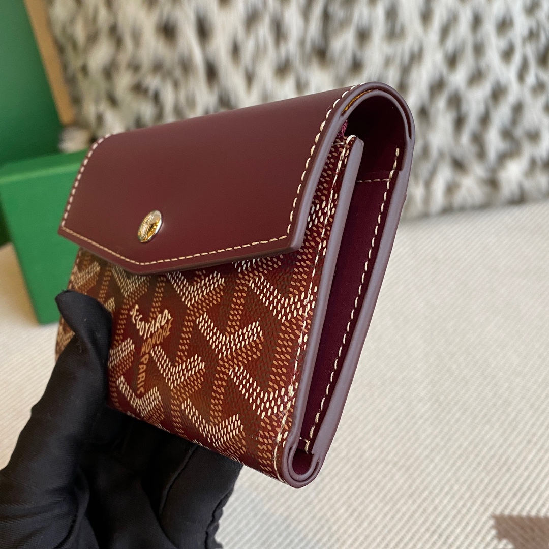Burgundy goyard Saint-Gabriel wallet lightweight and compact