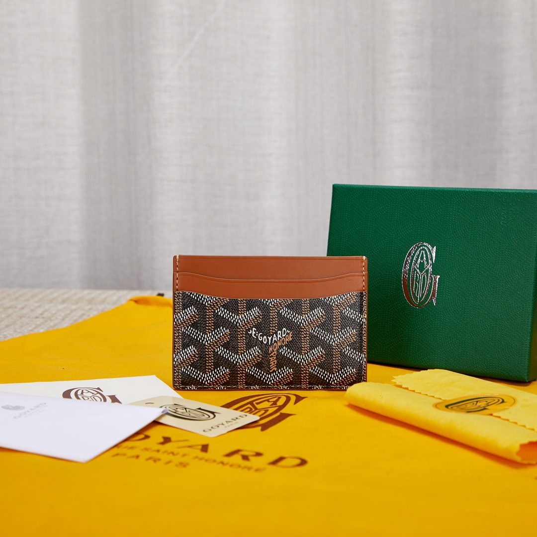 Black and Tan goyard Saint-Sulpice Card Wallet compact for organising cards and papers